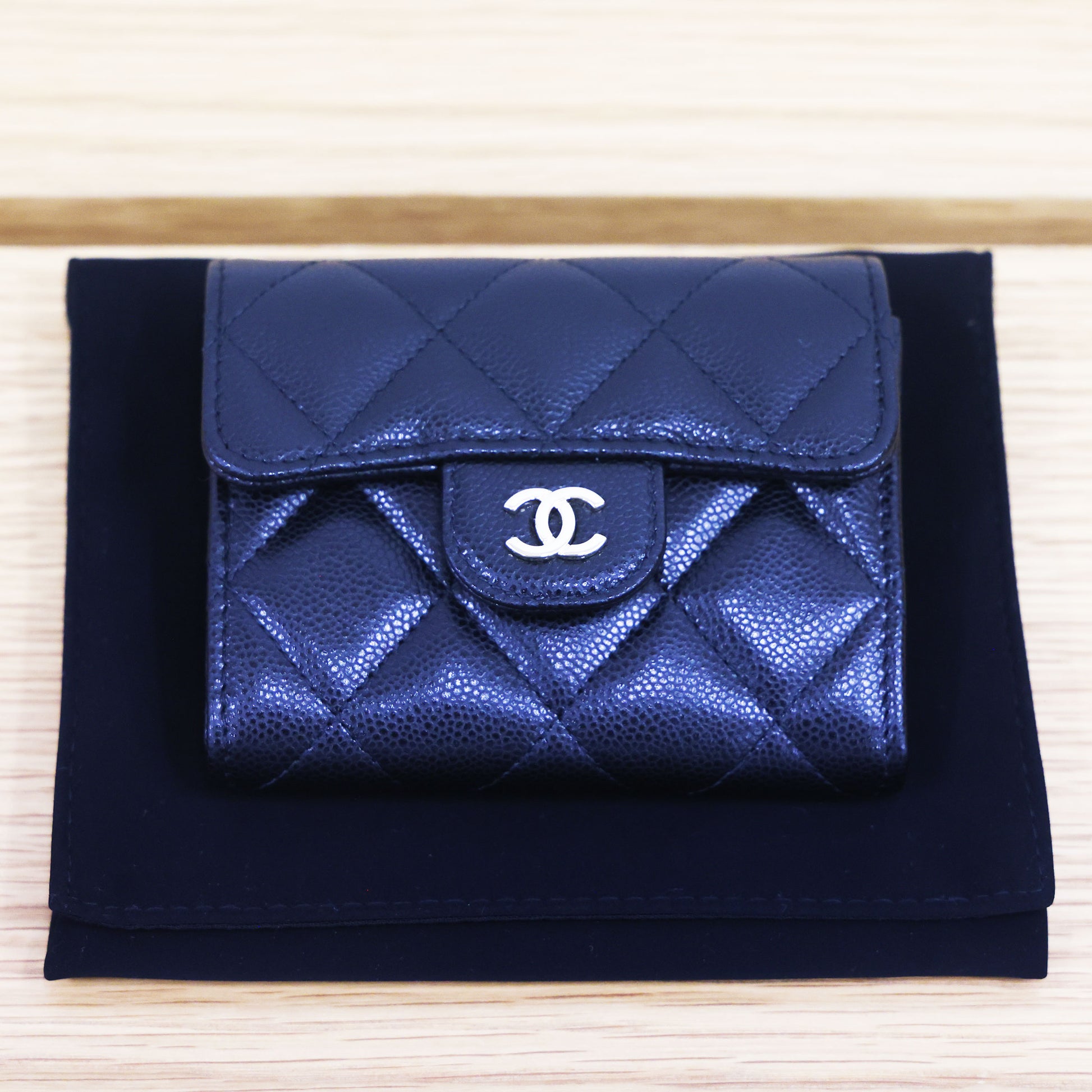 Pre-owned Chanel Black Quilted Caviar Classic CC Card Holder on Chain | Luxe Again Maison