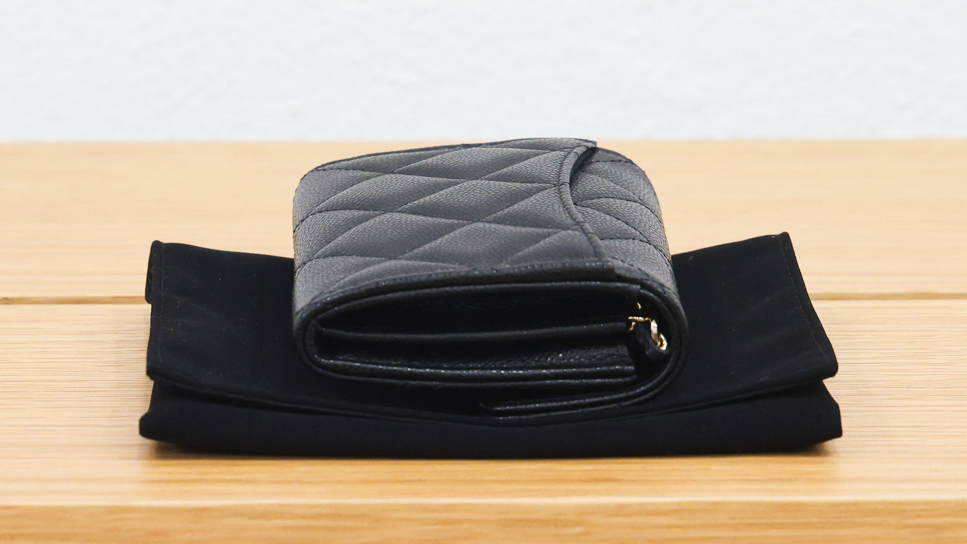 Pre-owned Chanel Black Quilted Caviar Classic CC Card Holder on Chain | Luxe Again Maison