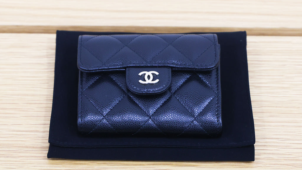 Pre-owned Chanel Black Quilted Caviar Classic CC Card Holder on Chain | Luxe Again Maison