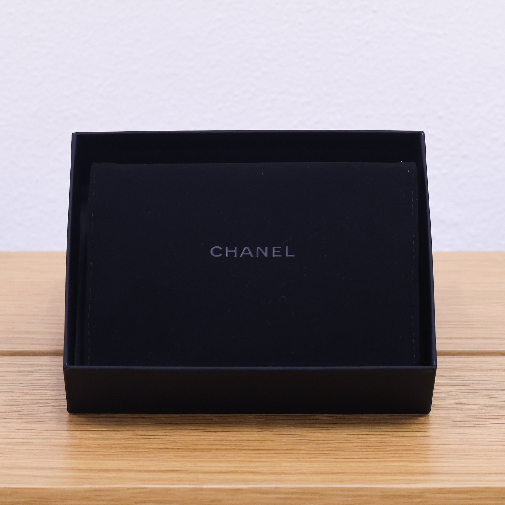 Pre-owned Chanel Black Quilted Caviar Classic CC Card Holder on Chain | Luxe Again Maison