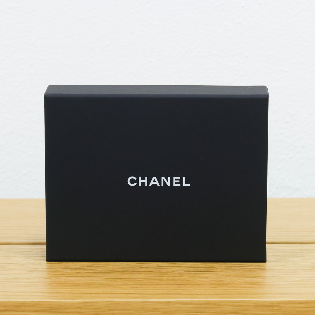 Pre-owned Chanel Black Quilted Caviar Classic CC Card Holder on Chain | Luxe Again Maison