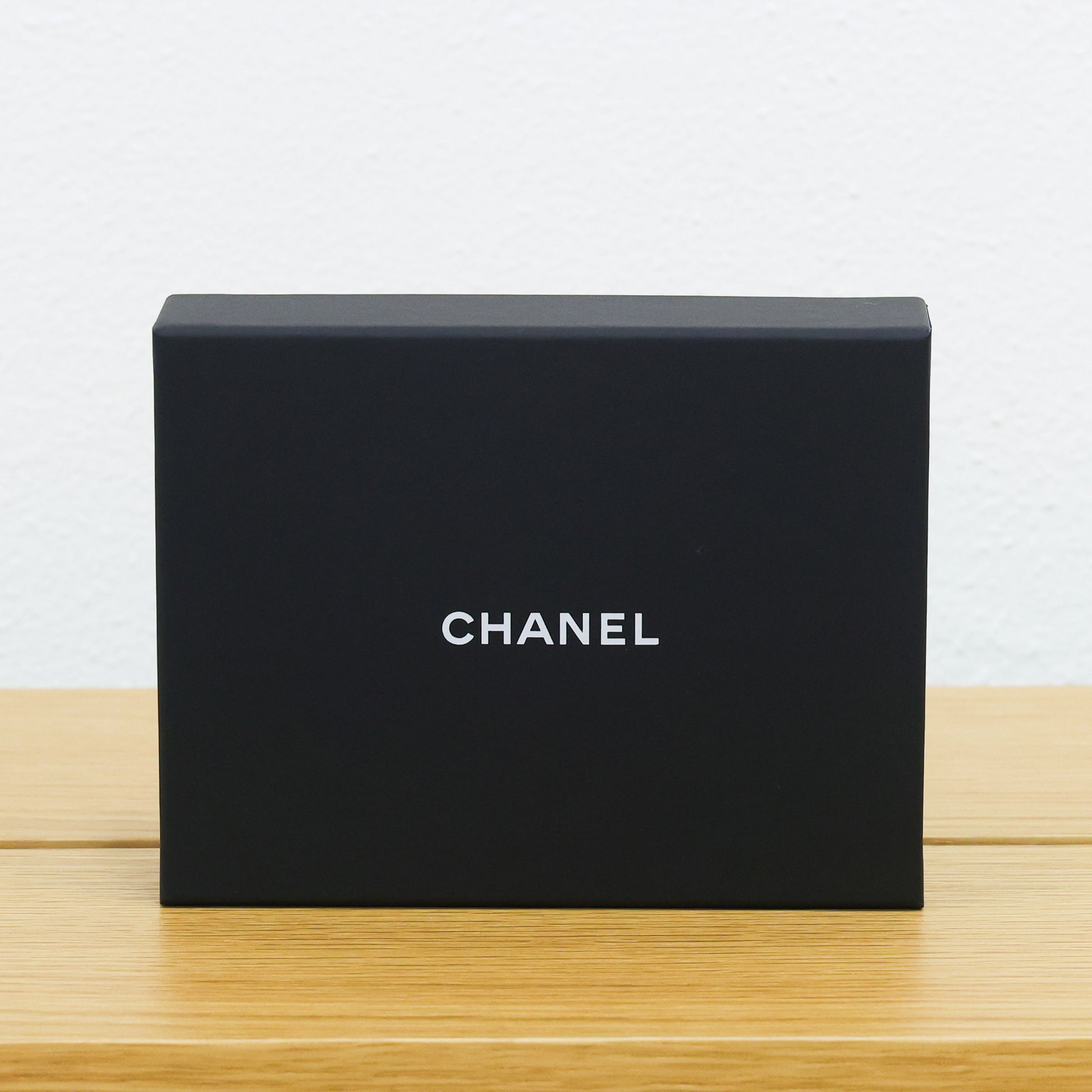 Pre-owned Chanel Black Quilted Caviar Classic CC Card Holder on Chain | Luxe Again Maison