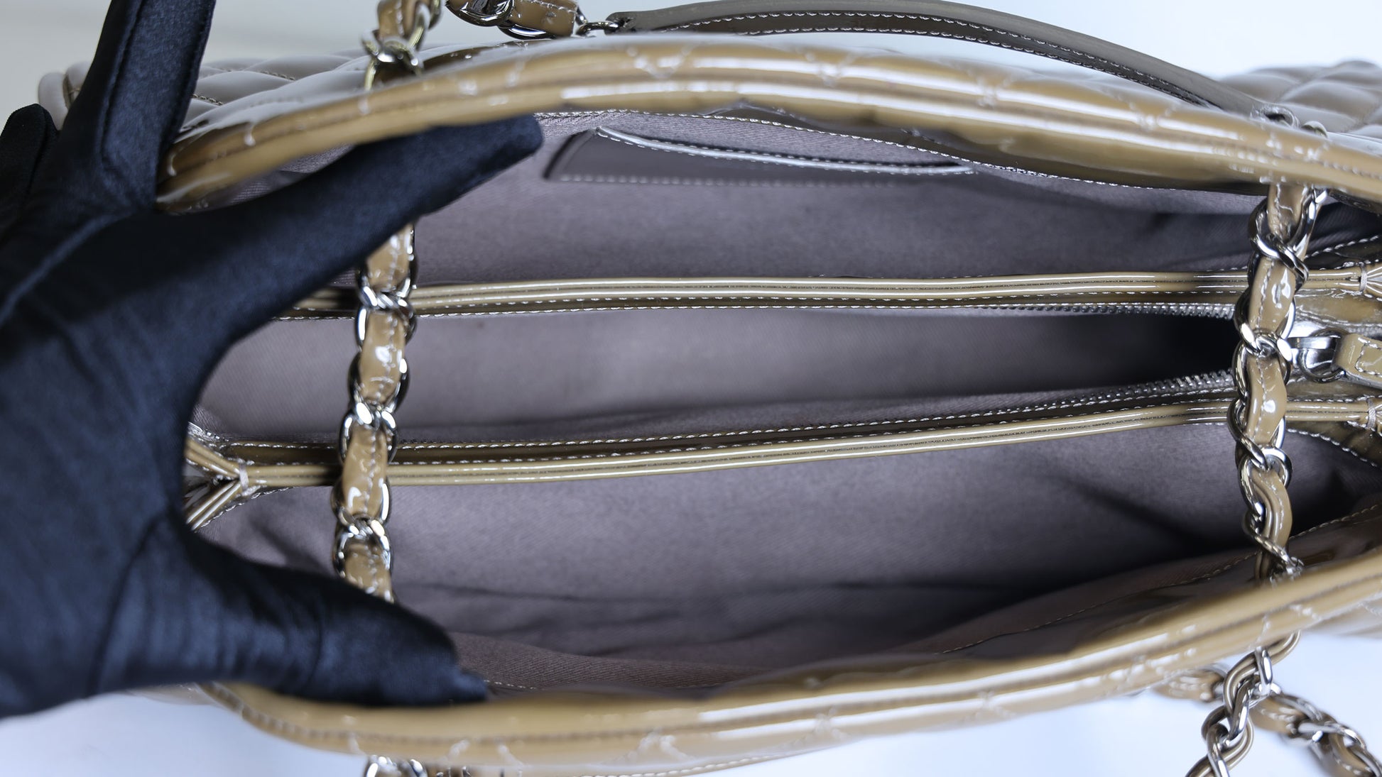 Preloved CHANEL Mademoiselle Patent Leather Chain Tote Khaki Brown 15XXXXXX | Luxe Again Maison