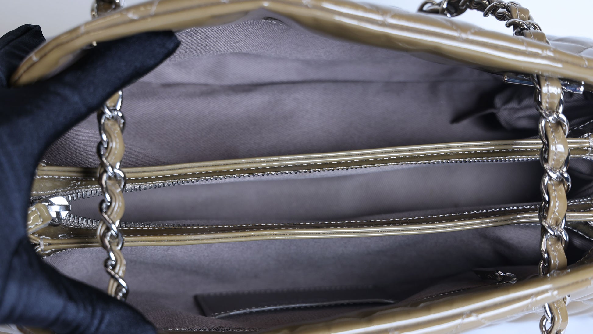 Preloved CHANEL Mademoiselle Patent Leather Chain Tote Khaki Brown 15XXXXXX | Luxe Again Maison