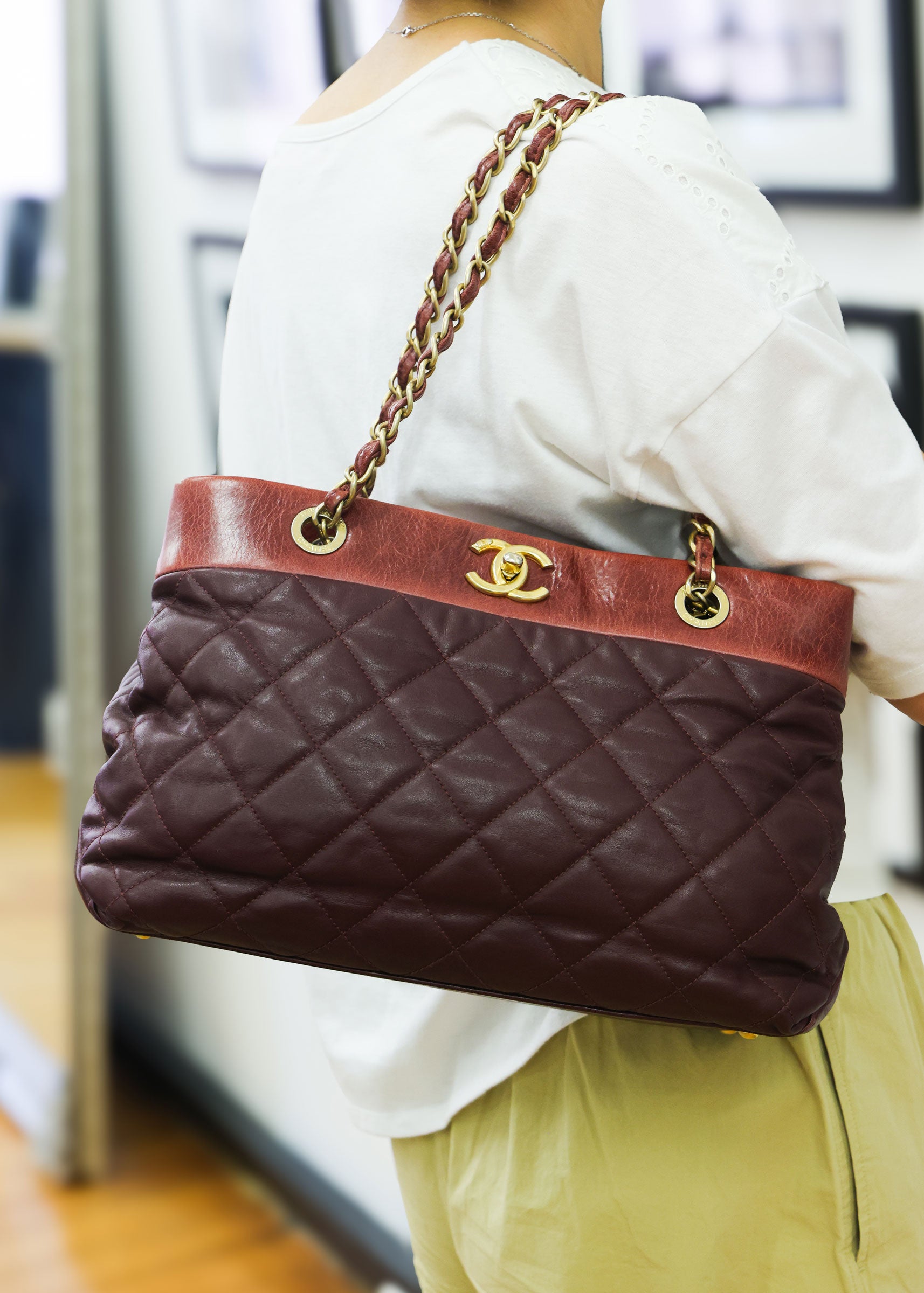 Preloved CHANEL Matelasse Calfskin Chain Tote Burgundy 20th Series  | Luxe Again Maison
