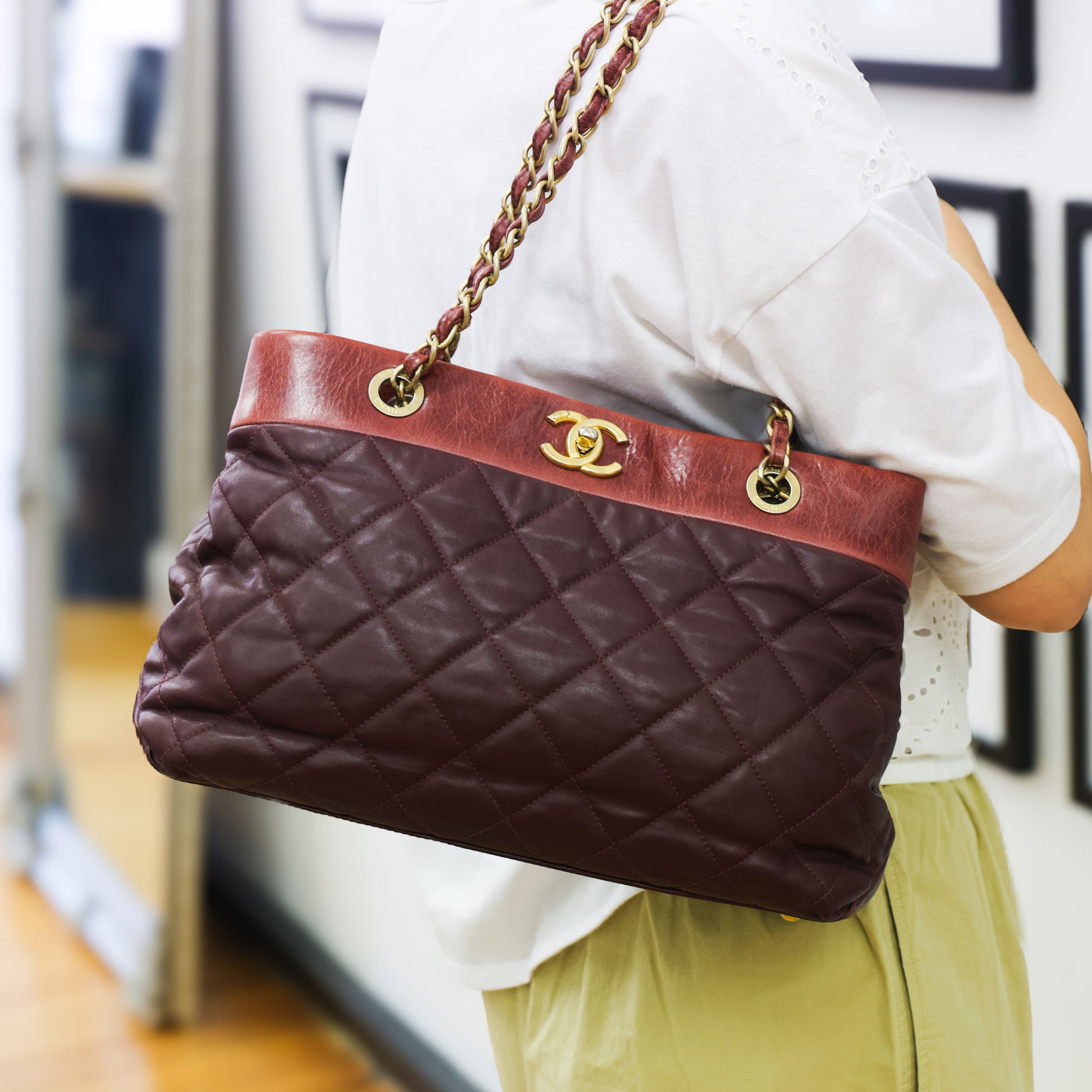 Preloved CHANEL Matelasse Calfskin Chain Tote Burgundy 20th Series  | Luxe Again Maison