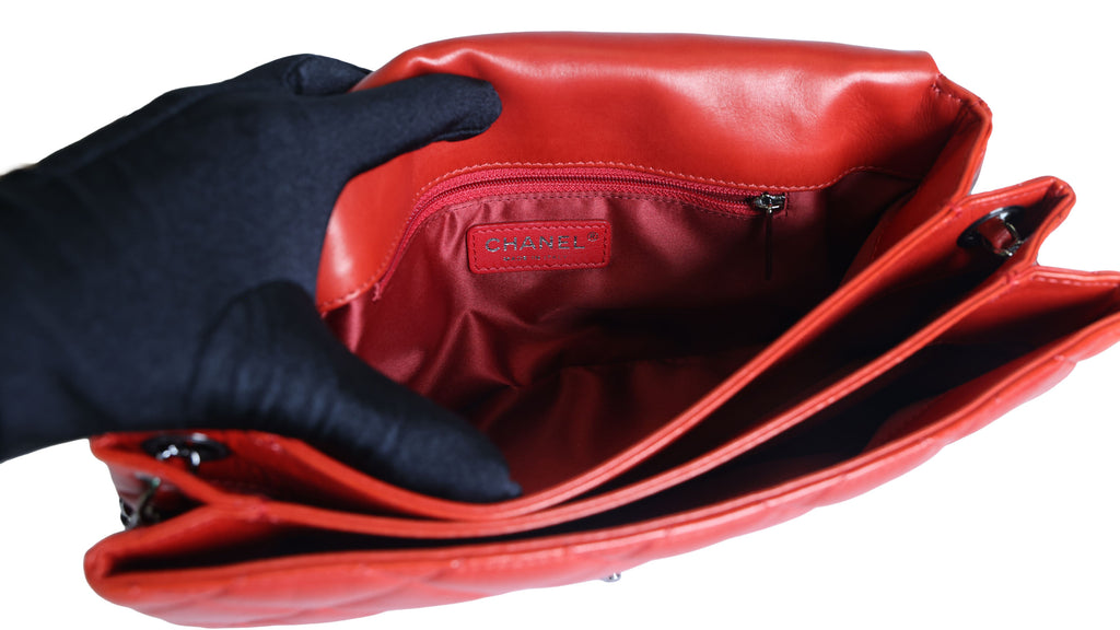 Preloved CHANEL Matelasse Lambskin Chain Shoulder Red Silver Hardware 13XXXXXX | Luxe Again Maison