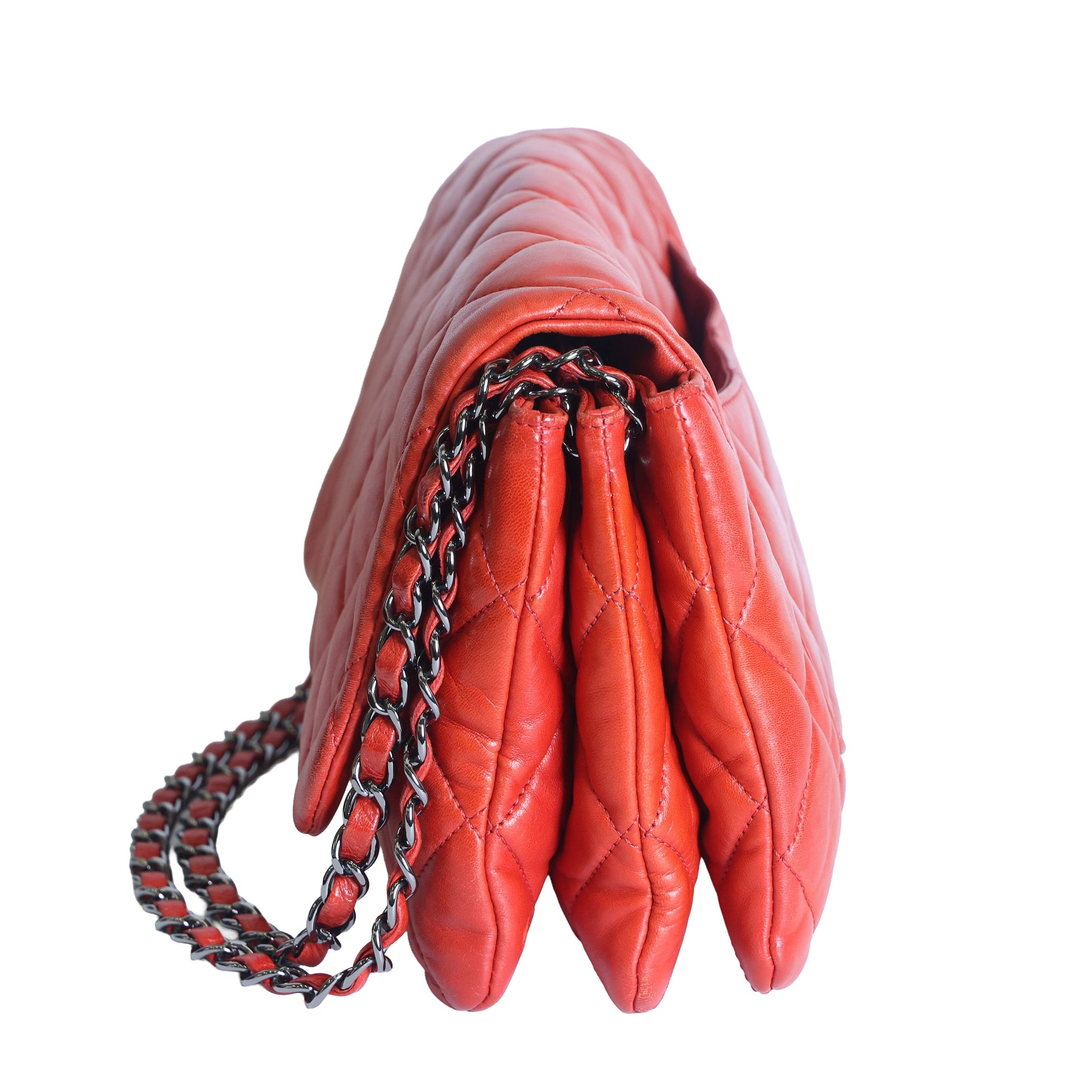 Preloved CHANEL Matelasse Lambskin Chain Shoulder Red Silver Hardware 13XXXXXX | Luxe Again Maison