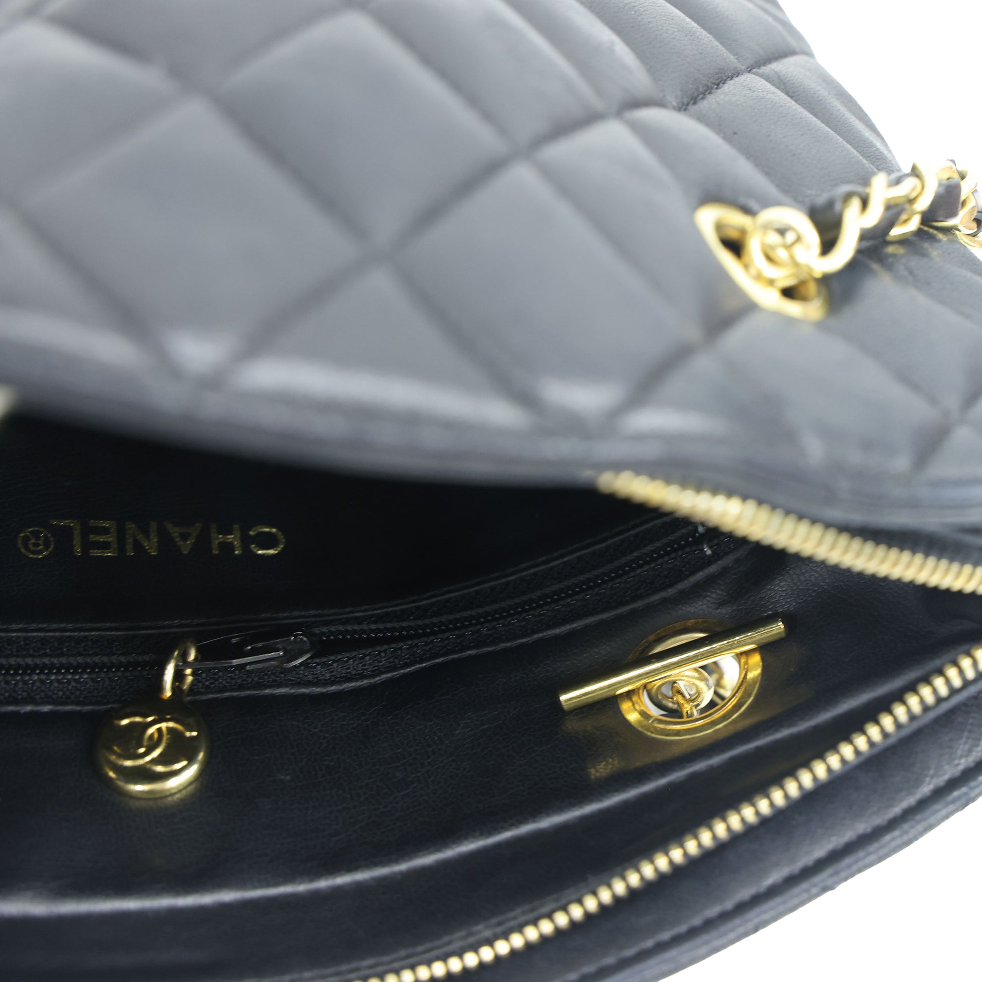 Preloved CHANEL Matelasse Lambskin Chain Shoulder Bag Black Gold Hardware | Luxe Again Maison