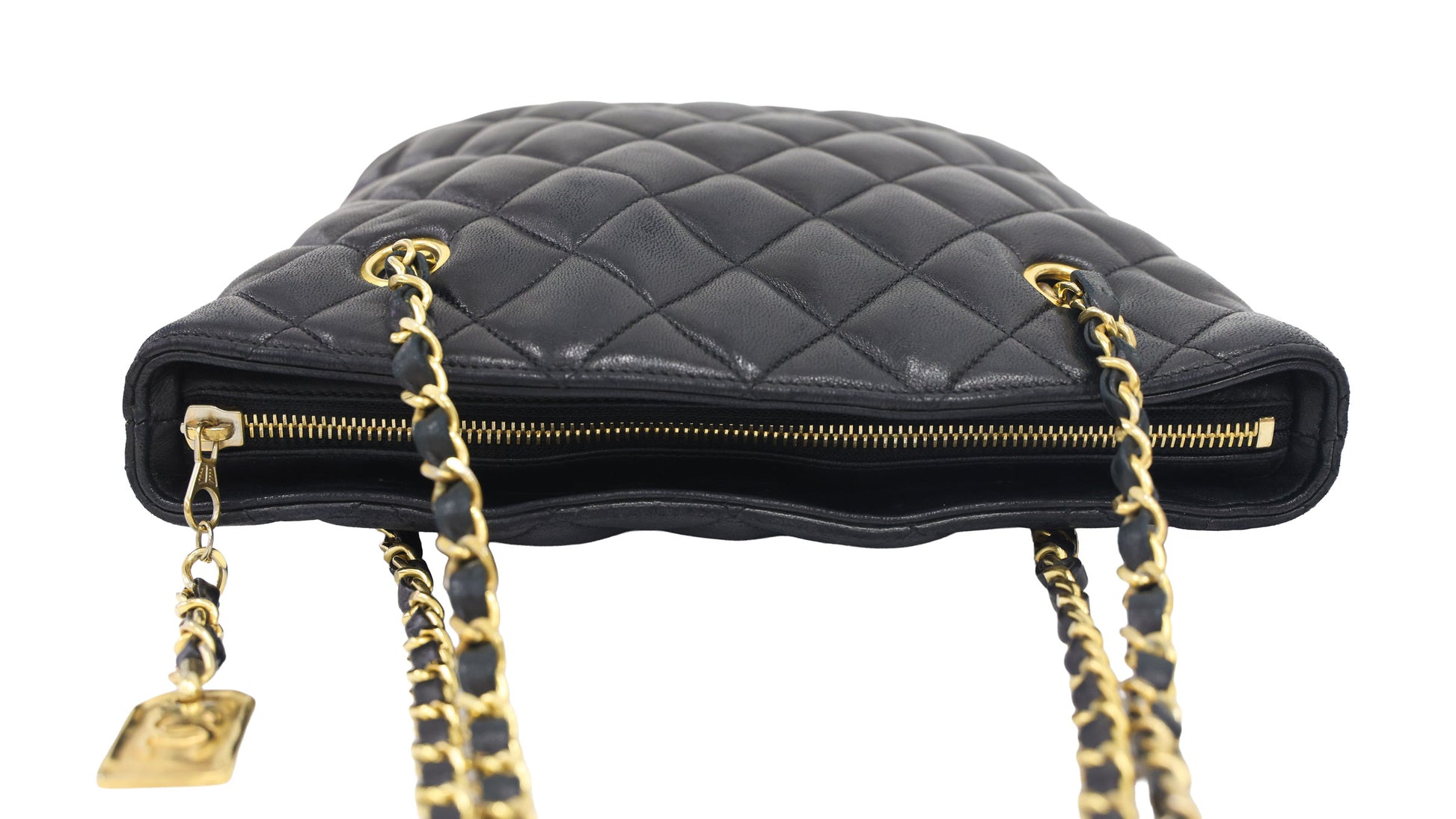 Preloved CHANEL Matelasse Lambskin Chain Shoulder Bag Black Gold Hardware | Luxe Again Maison