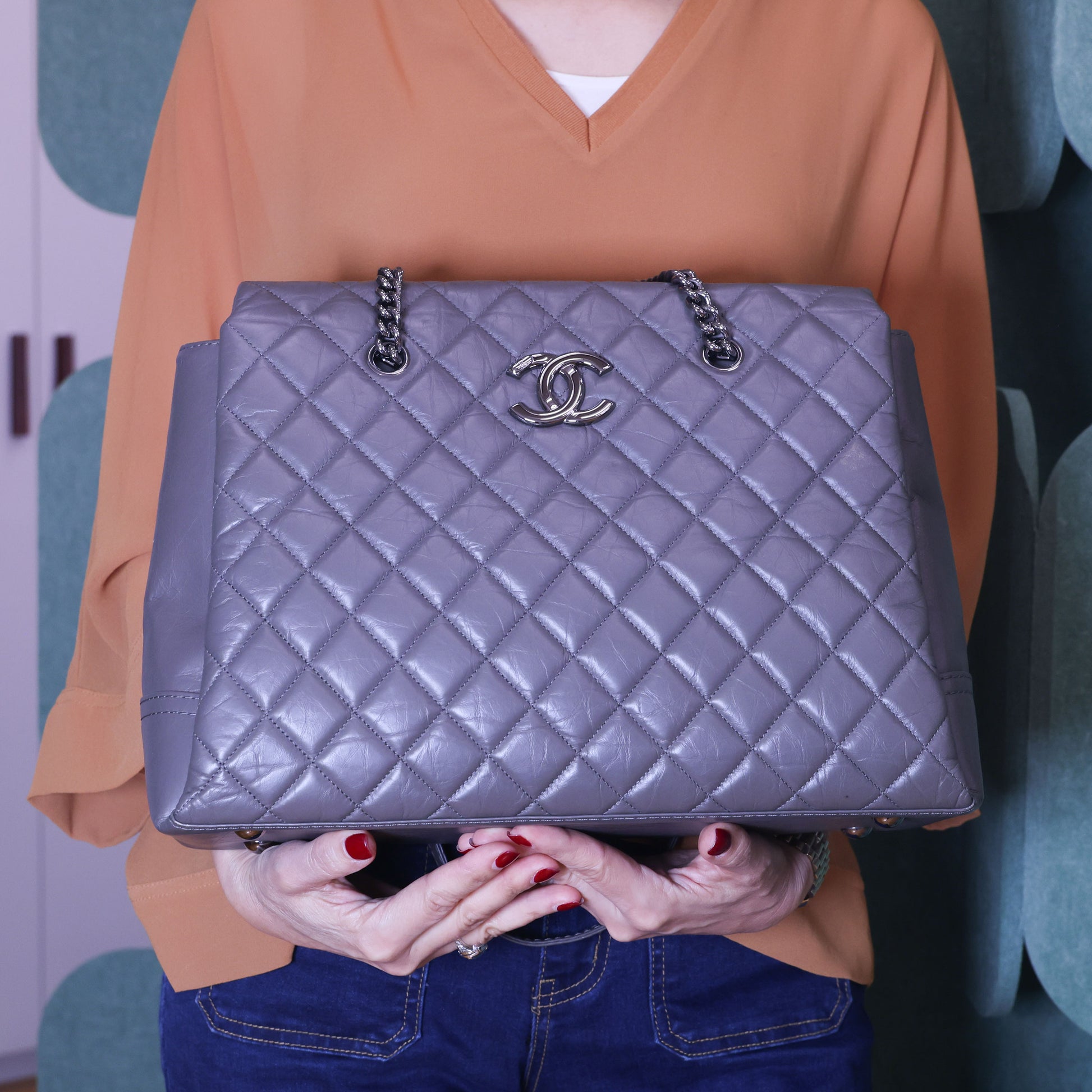 Preloved CHANEL Matelasse Vintage Calf Chain Tote Grey Silver Hardware | Luxe Again Maison