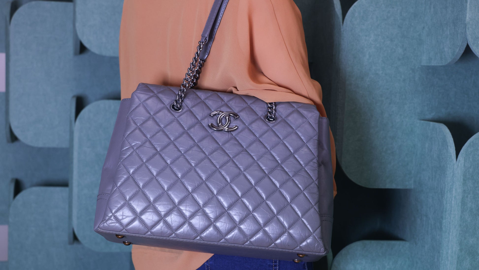 Preloved CHANEL Matelasse Vintage Calf Chain Tote Grey Silver Hardware | Luxe Again Maison