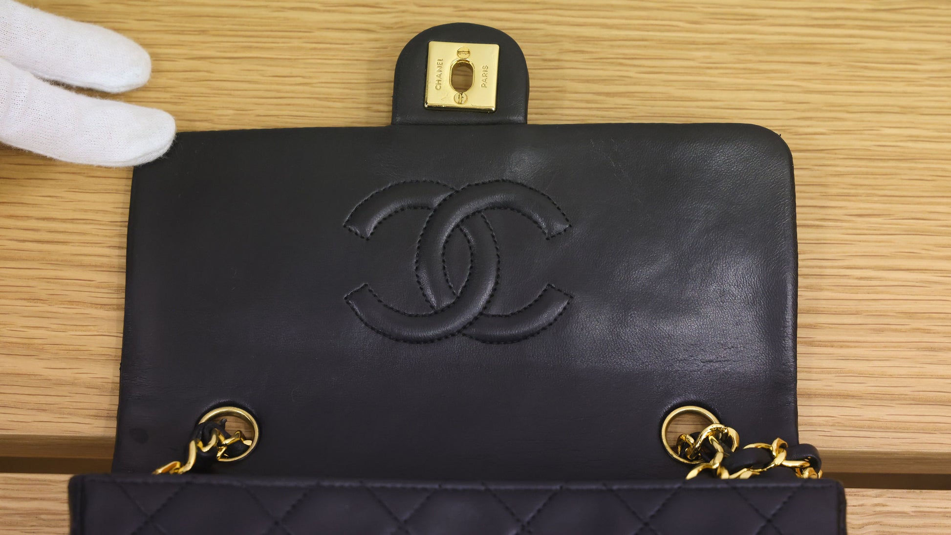 Pre-owned CHANEL Mini Matelasse 20 Lambskin G Black Bag | Luxe Again Maison
