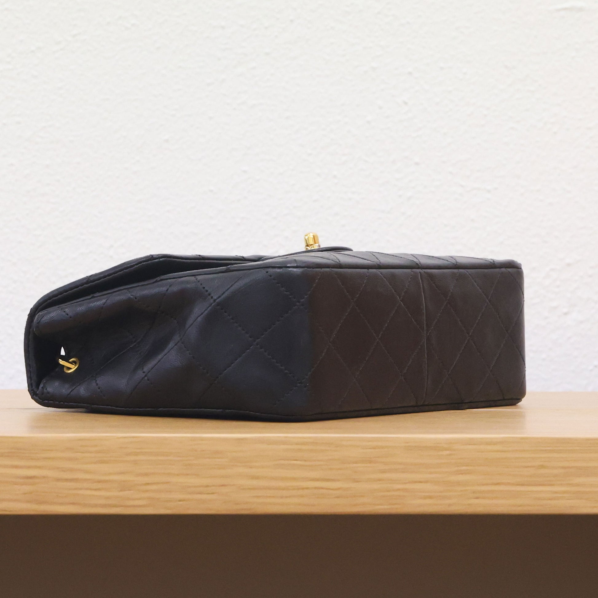 Pre-owned CHANEL Mini Matelasse 20 Lambskin G Black Bag | Luxe Again Maison