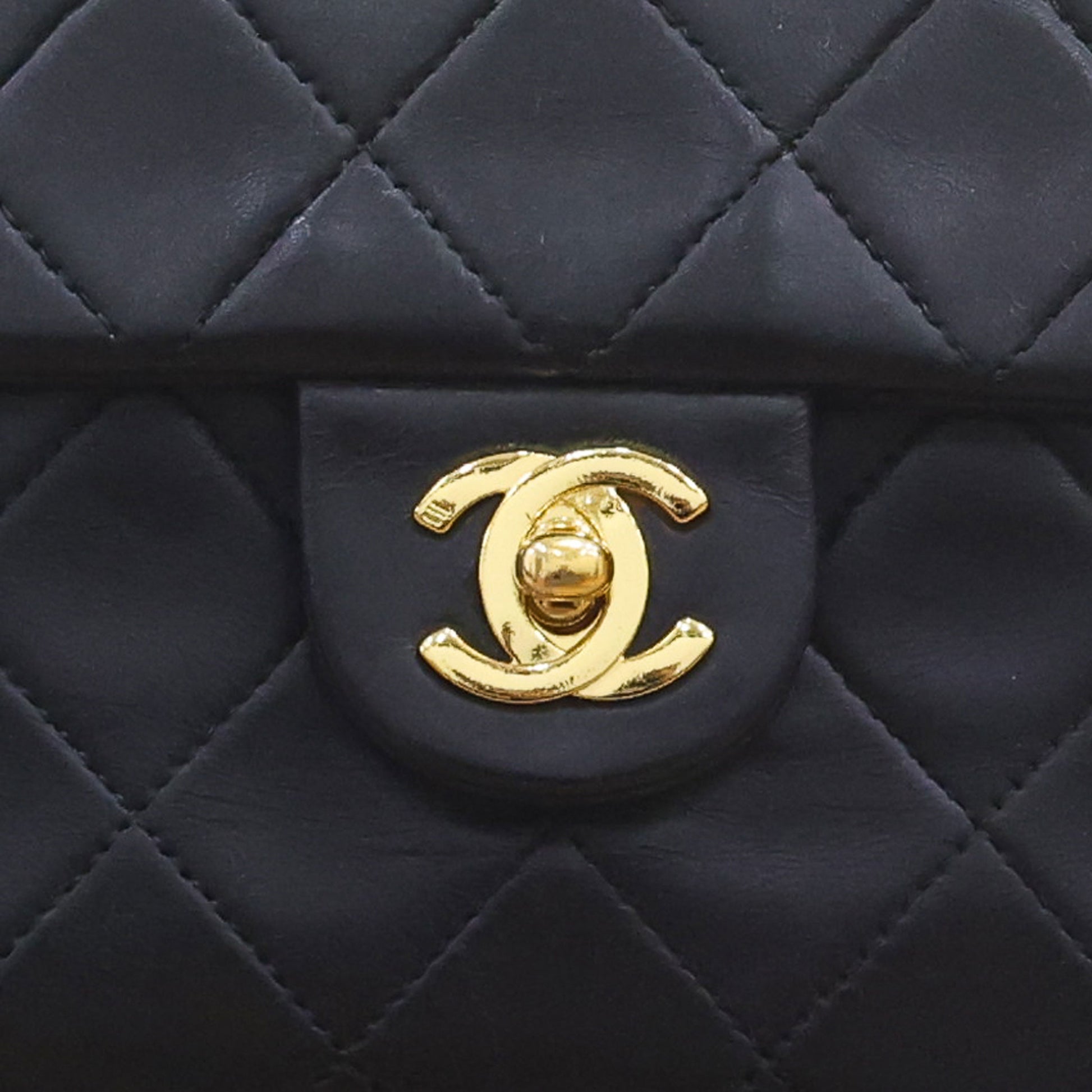 Pre-owned CHANEL Mini Matelasse 20 Lambskin G Black Bag | Luxe Again Maison