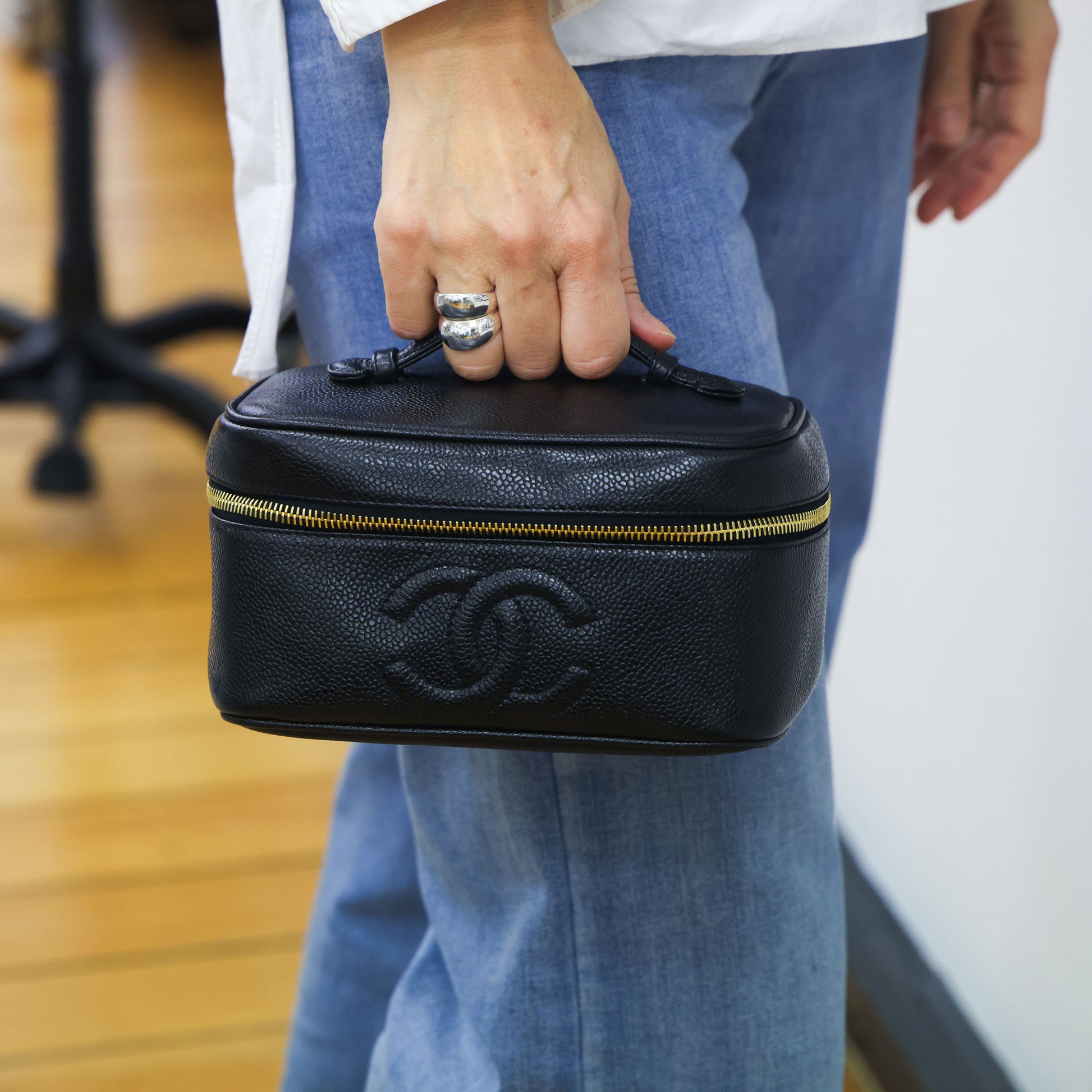 Pre-owned vintage Chanel Vintage Caviar Skin Black 4th Series Vanity Bag | Luxe Again Maison