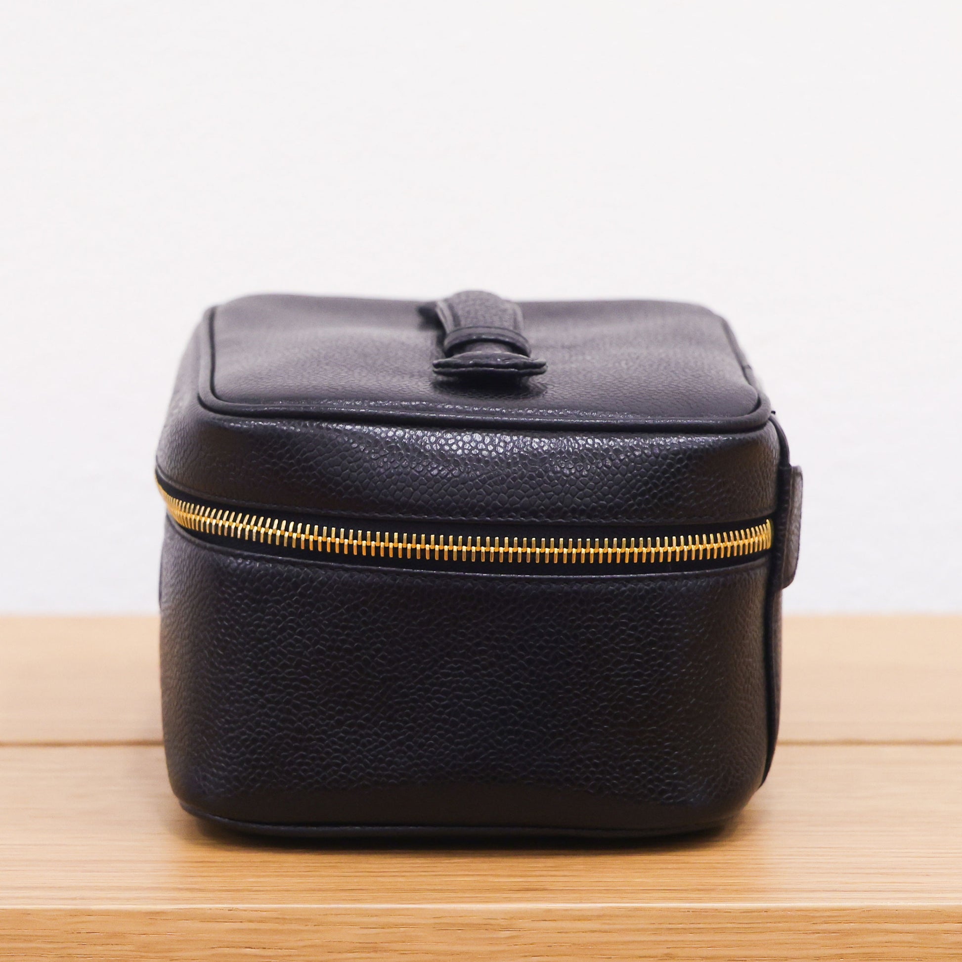 Pre-owned vintage Chanel Vintage Caviar Skin Black 4th Series Vanity Bag | Luxe Again Maison