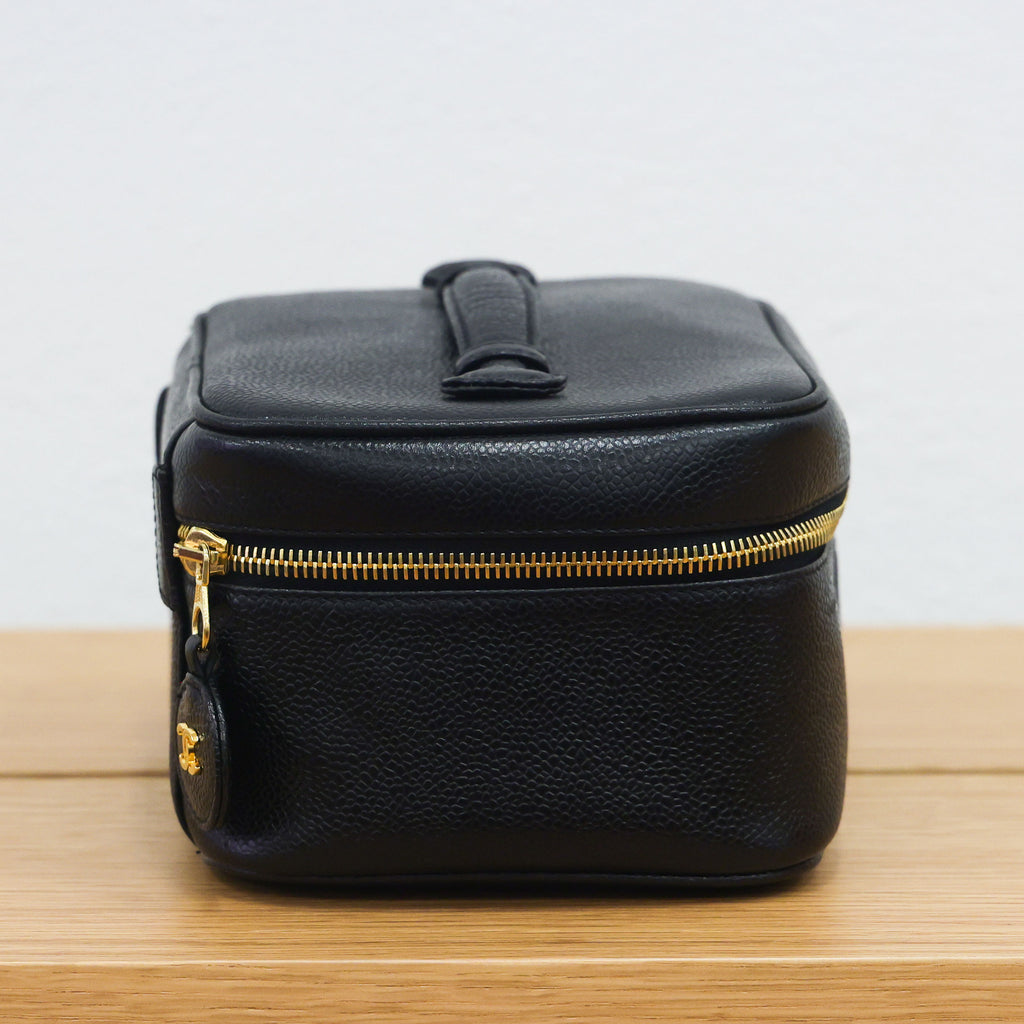 Pre-owned vintage Chanel Vintage Caviar Skin Black 4th Series Vanity Bag | Luxe Again Maison