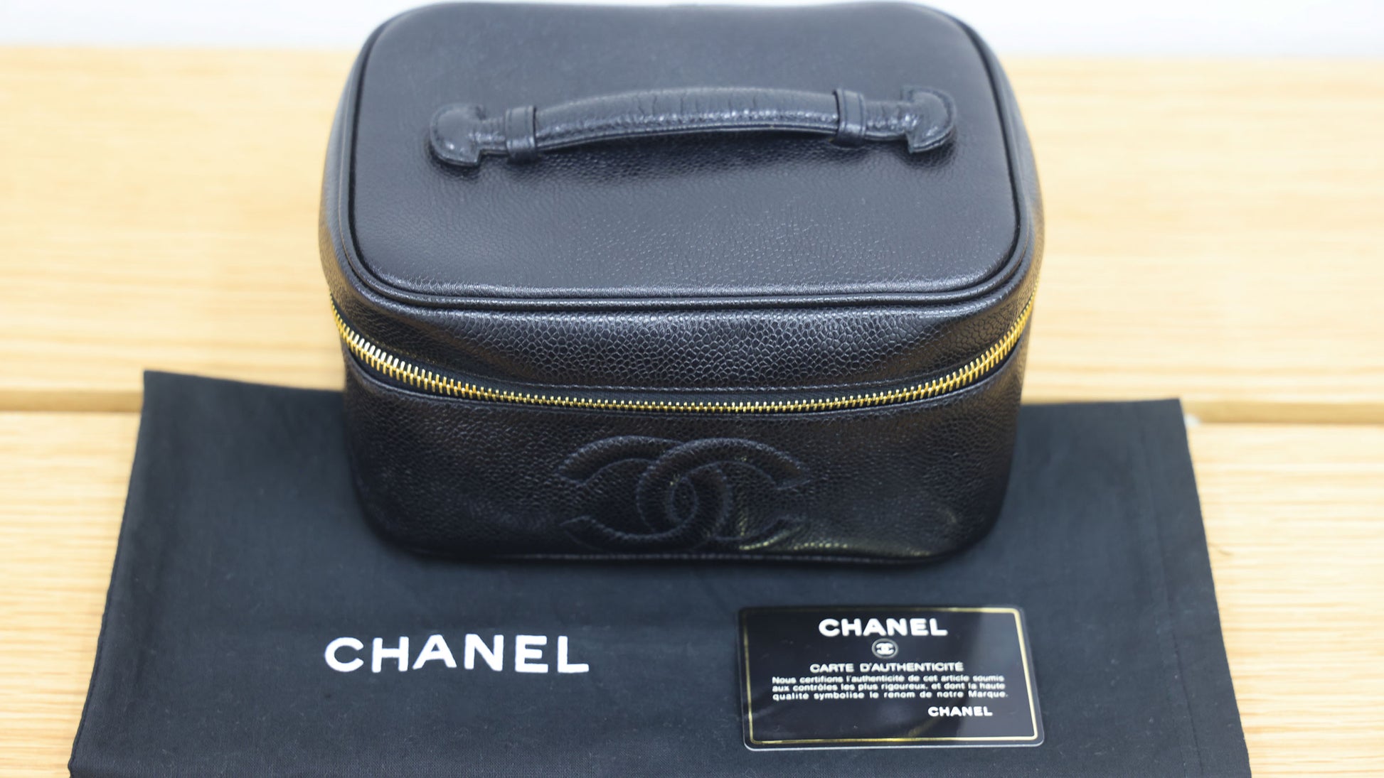 Pre-owned vintage Chanel Vintage Caviar Skin Black 4th Series Vanity Bag | Luxe Again Maison