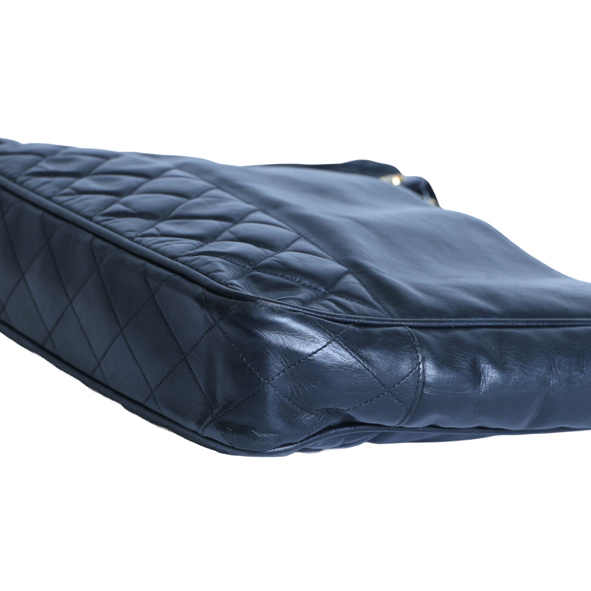 Preloved CHANEL Vintage Matelasse Lambskin Chain Tote Black Gold Tone Hardware 0 Series  | Luxe Again Maison