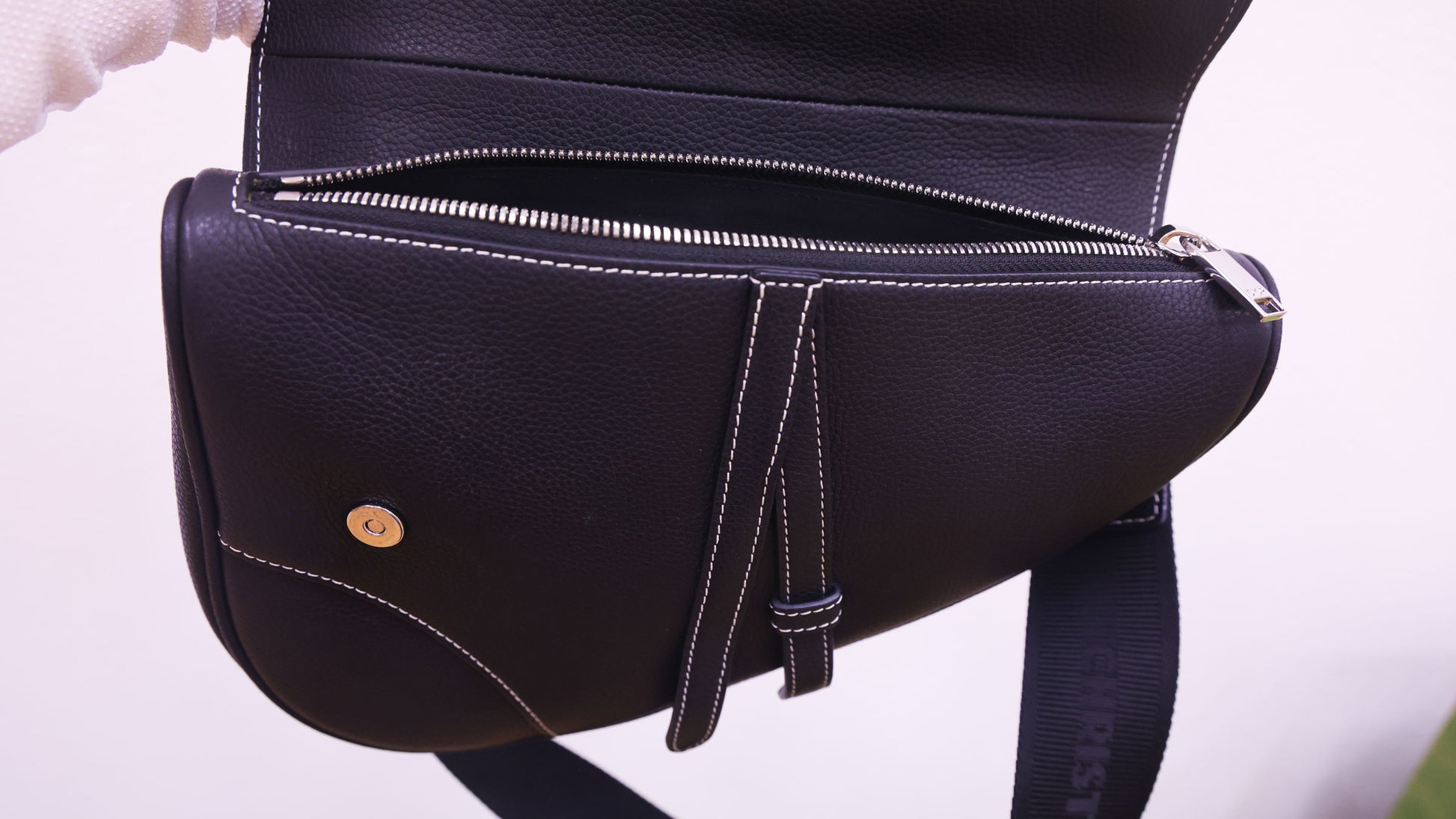 Preloved Christian Dior Black Grained Calfskin Saddle Bag | Luxe Again Maison