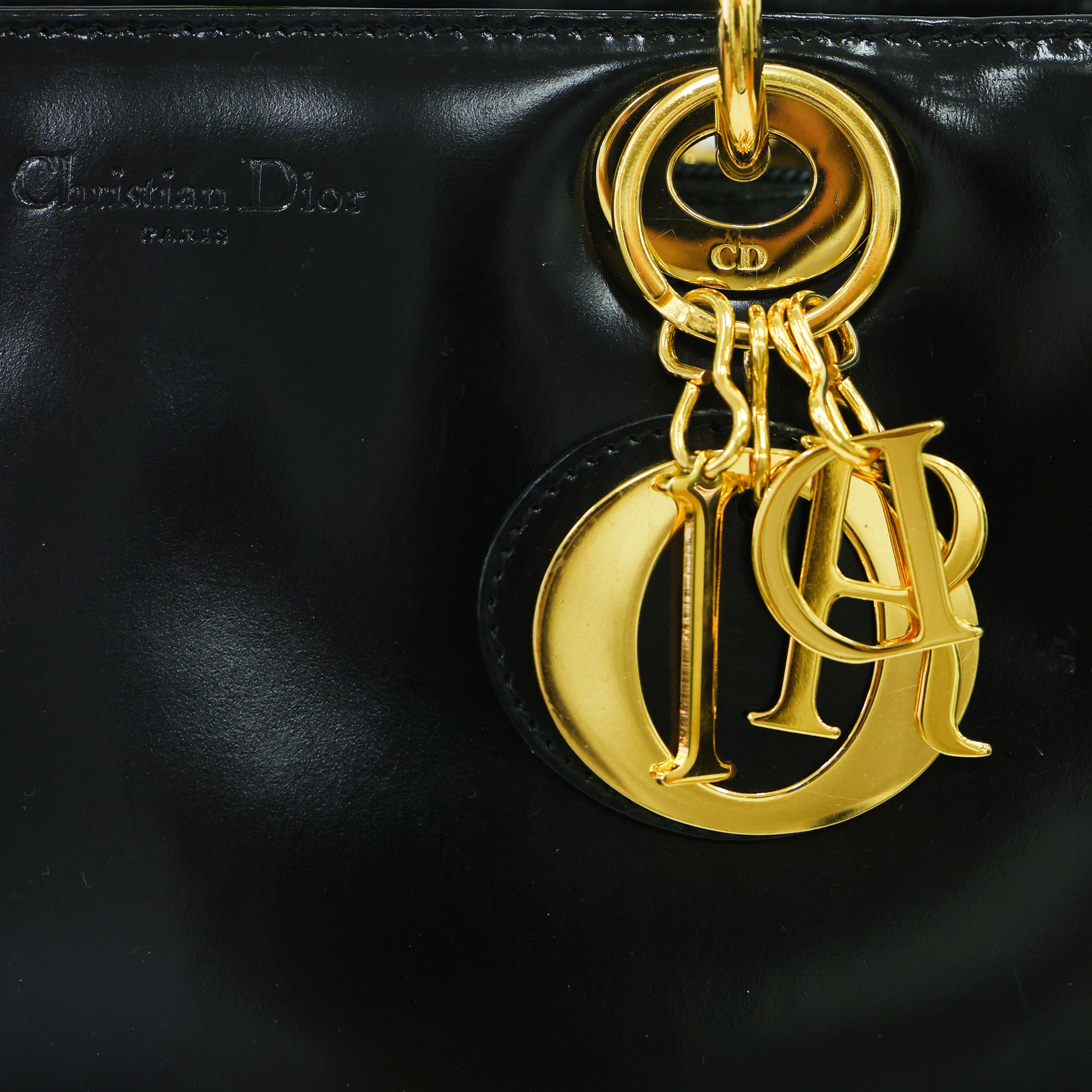 Preloved CHRISTIAN DIOR Lady Dior Patent Leather Black Medium Bag | Luxe Again Maison