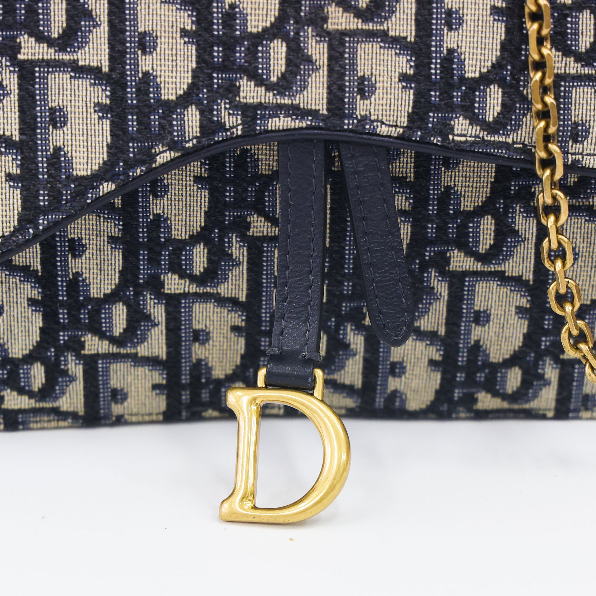 Preloved CHRISTIAN DIOR Oblique Saddle Wallet on Chain Canvas x Leather Beige & Navy | Luxe Again Maison