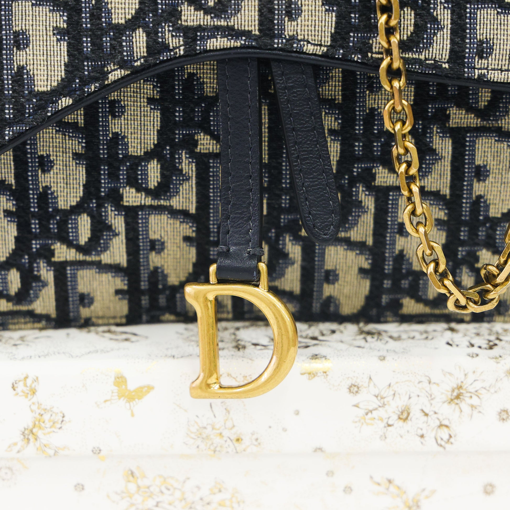 Preloved CHRISTIAN DIOR Oblique Saddle Wallet on Chain Canvas x Leather Beige & Navy | Luxe Again Maison