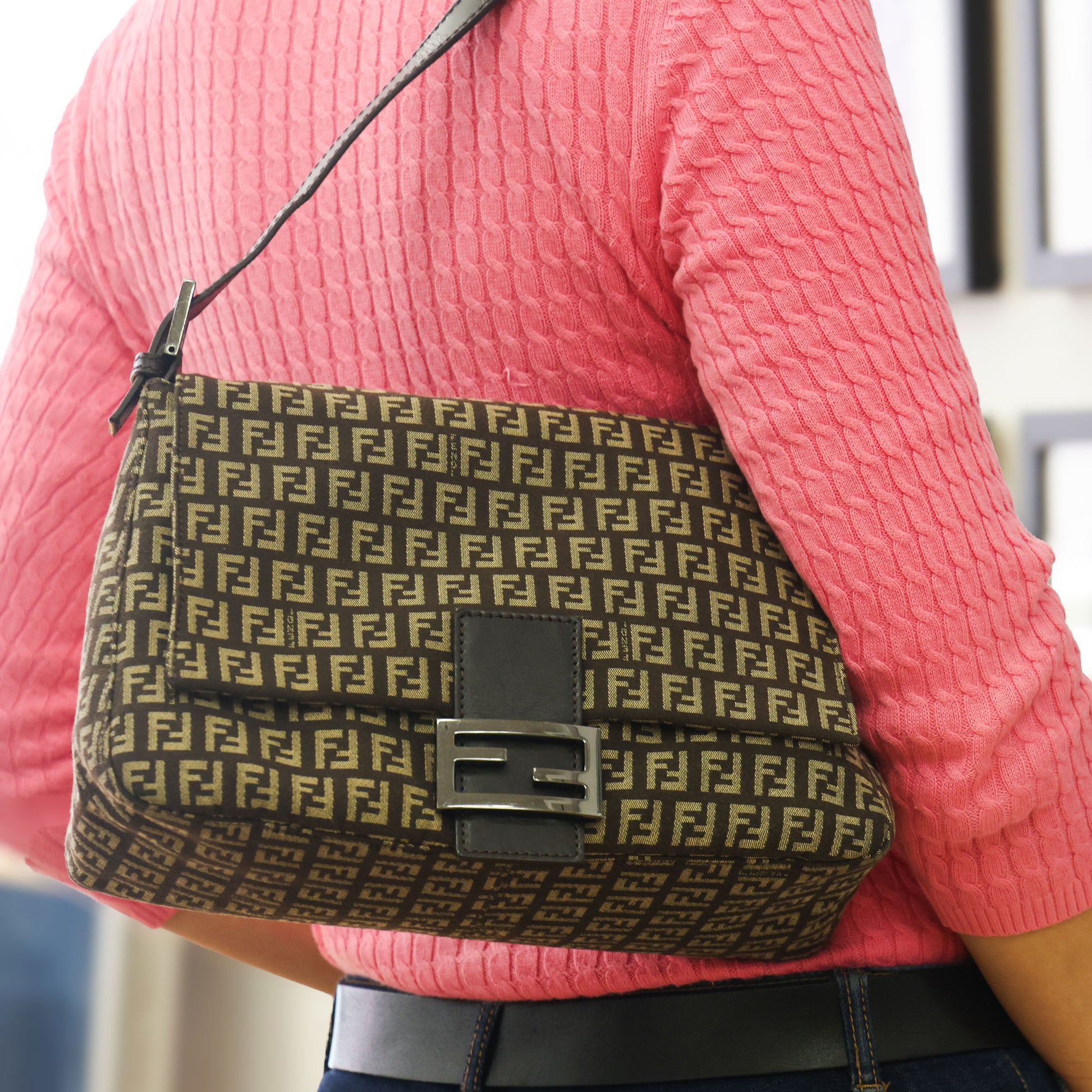 Pre-owned FENDI Mamma Baguette Zucchino Canvas Leather Brown Bag | Luxe Again Maison
