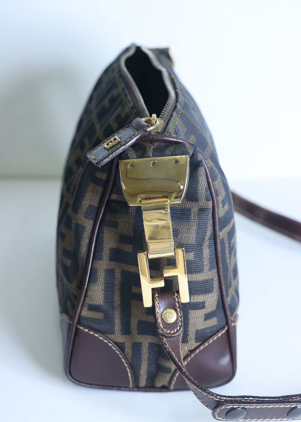 Preloved FENDI Zucca Canvas Leather Crossbody Gold Tone Handbag Brown | Luxe Again Maison