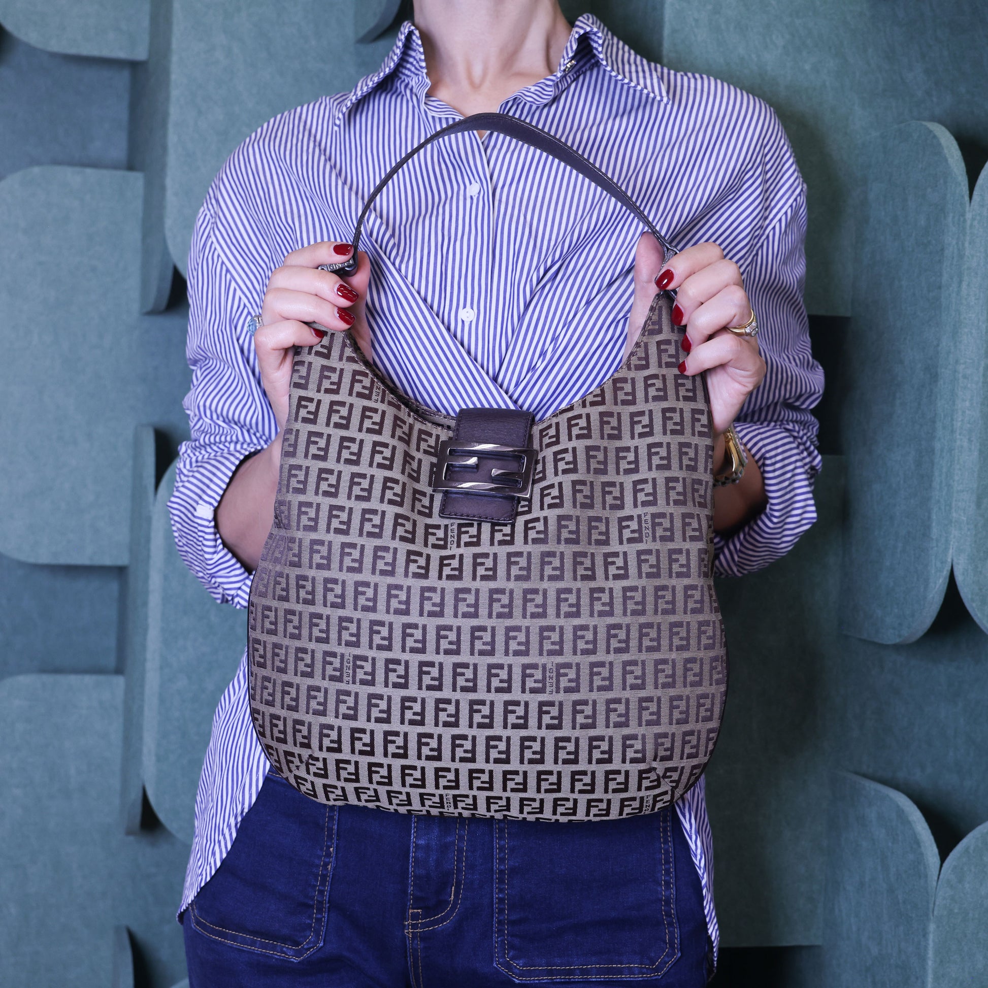 Preloved FENDI Zucchino Canvas x Leather Shoulder Bag Brown | Luxe Again Maison