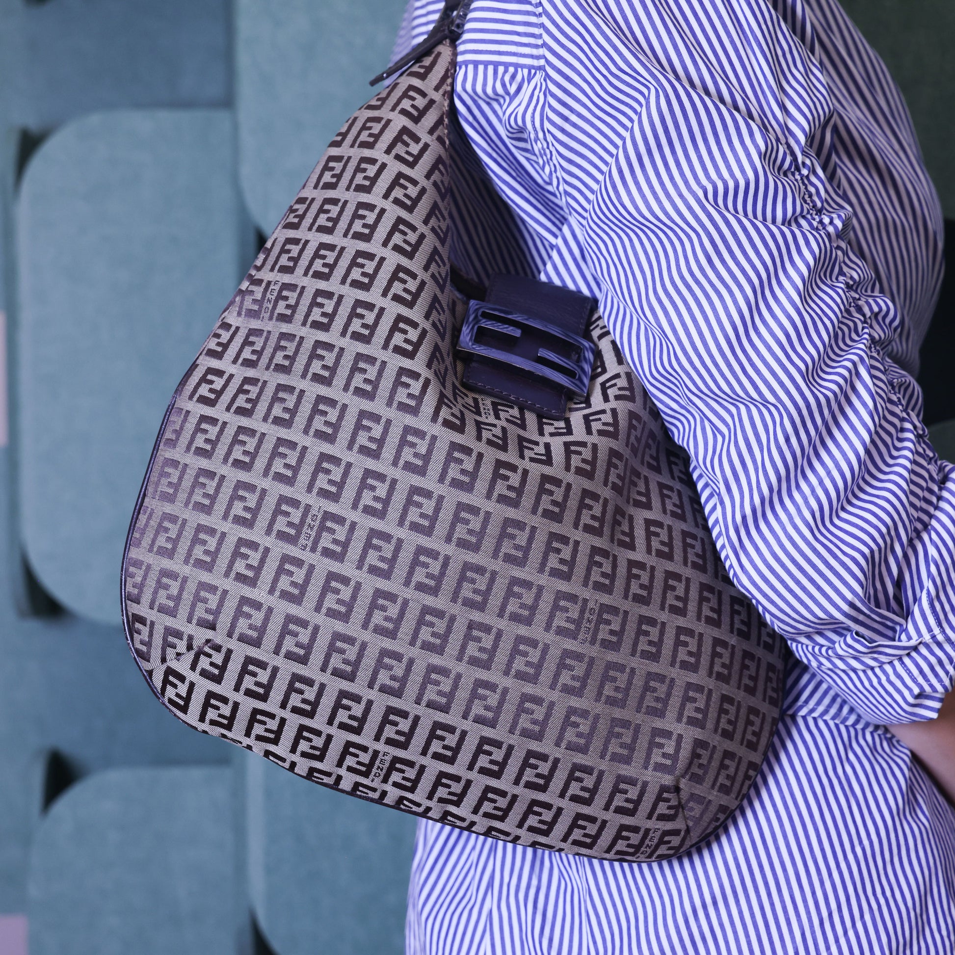 Preloved FENDI Zucchino Canvas x Leather Shoulder Bag Brown | Luxe Again Maison