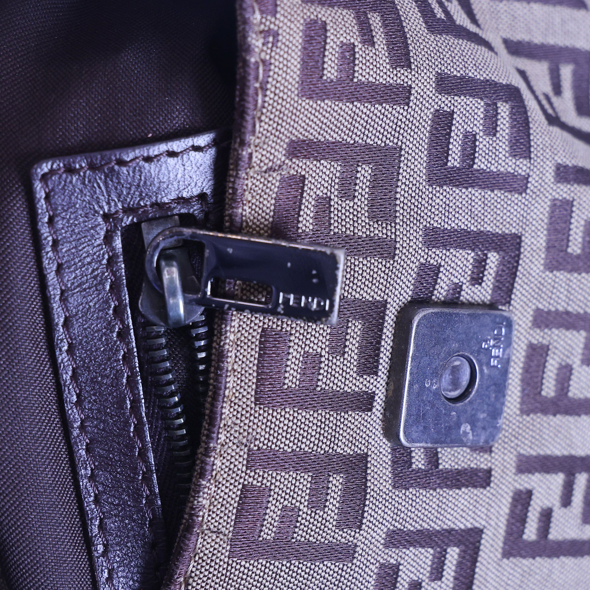 Preloved FENDI Zucchino Canvas x Leather Shoulder Bag Brown | Luxe Again Maison