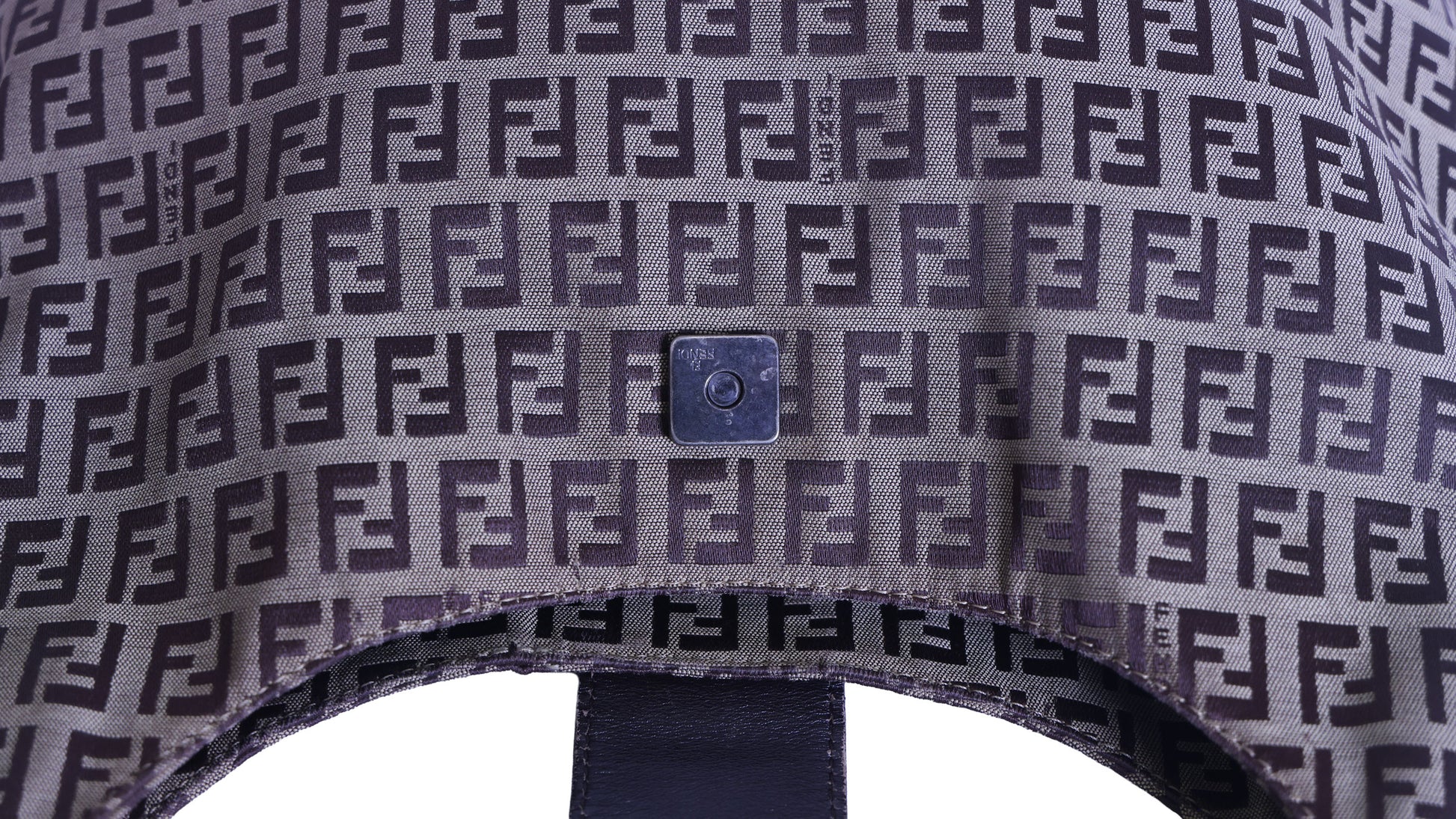 Preloved FENDI Zucchino Canvas x Leather Shoulder Bag Brown | Luxe Again Maison