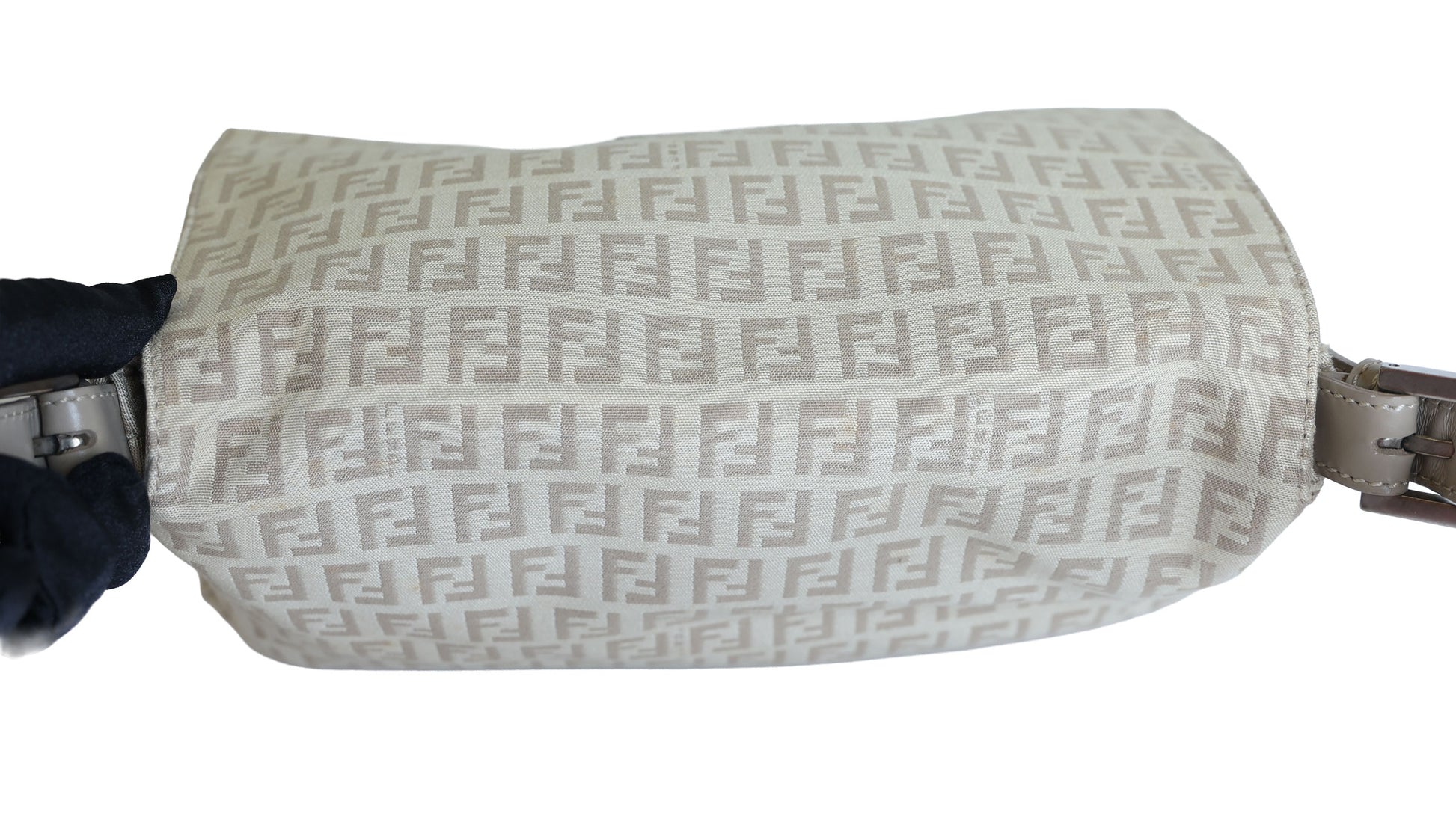 Preloved FENDI Mamma Baguette Zucchino Canvas Leather Beige Bag | Luxe Again Maison