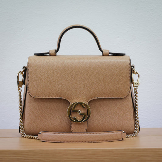 Preowned authentic Gucci 510302 Interlocking G 2 Way Crossbody Leather Beige Shoulder Handbag | Luxe Again Maison