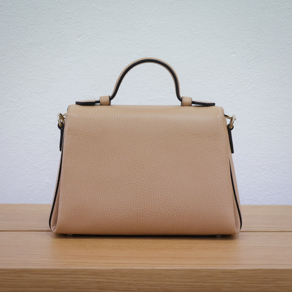 Preowned authentic Gucci 510302 Interlocking G 2 Way Crossbody Leather Beige Shoulder Handbag | Luxe Again Maison
