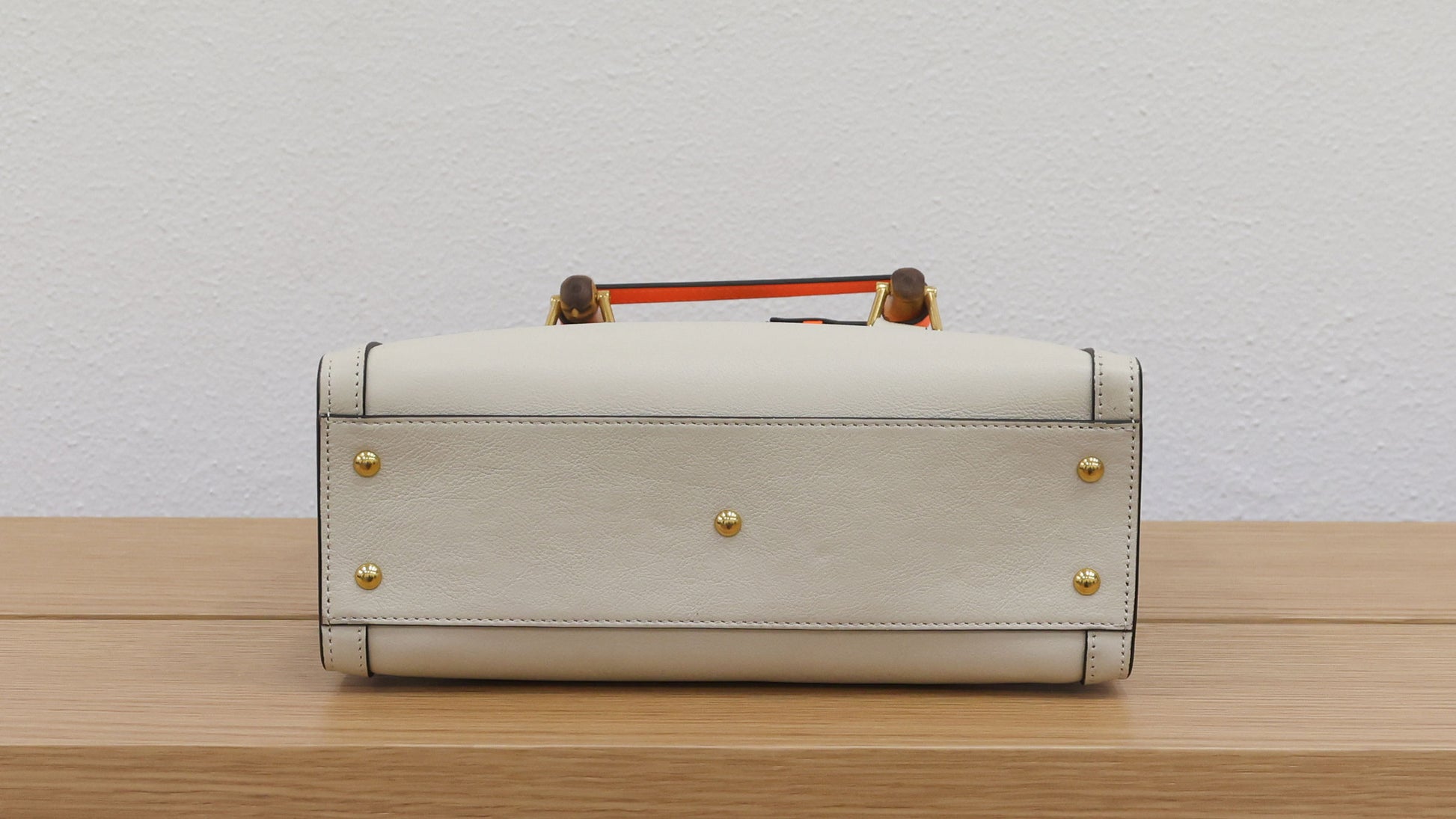 Preloved authentic GUCCI Diana Bamboo Medium White Leather Tote | Luxe Again Maison