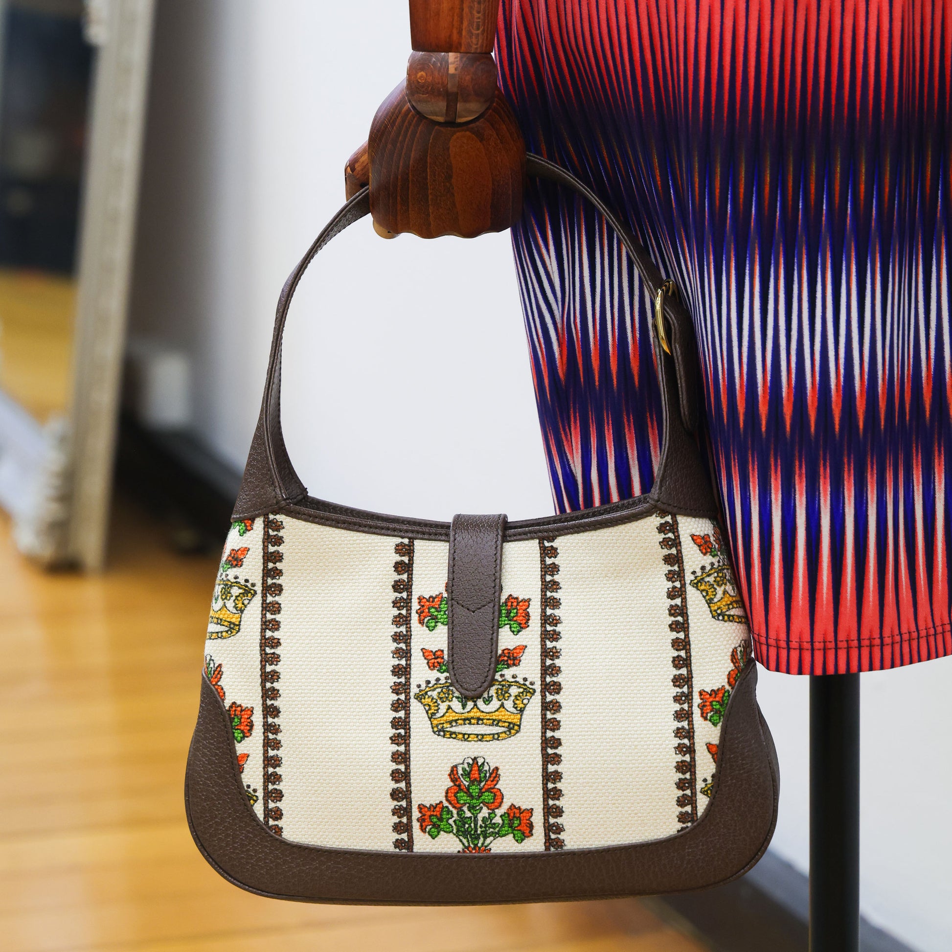 Pre-owned GUCCI Jackie 1961 Small E Barrier & W Griffin The R Crown 636706 Bag | Luxe Again Maison