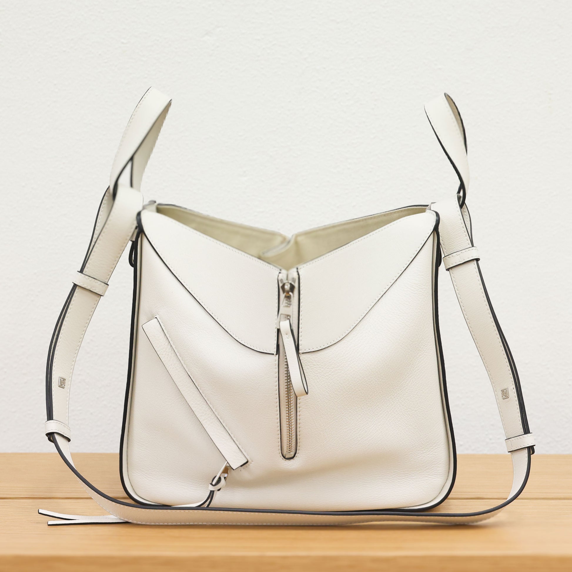 Pre-owned Loewe x Joe Brainard Hammock Bag - Small Eggshell Leather | Luxe Again Maison