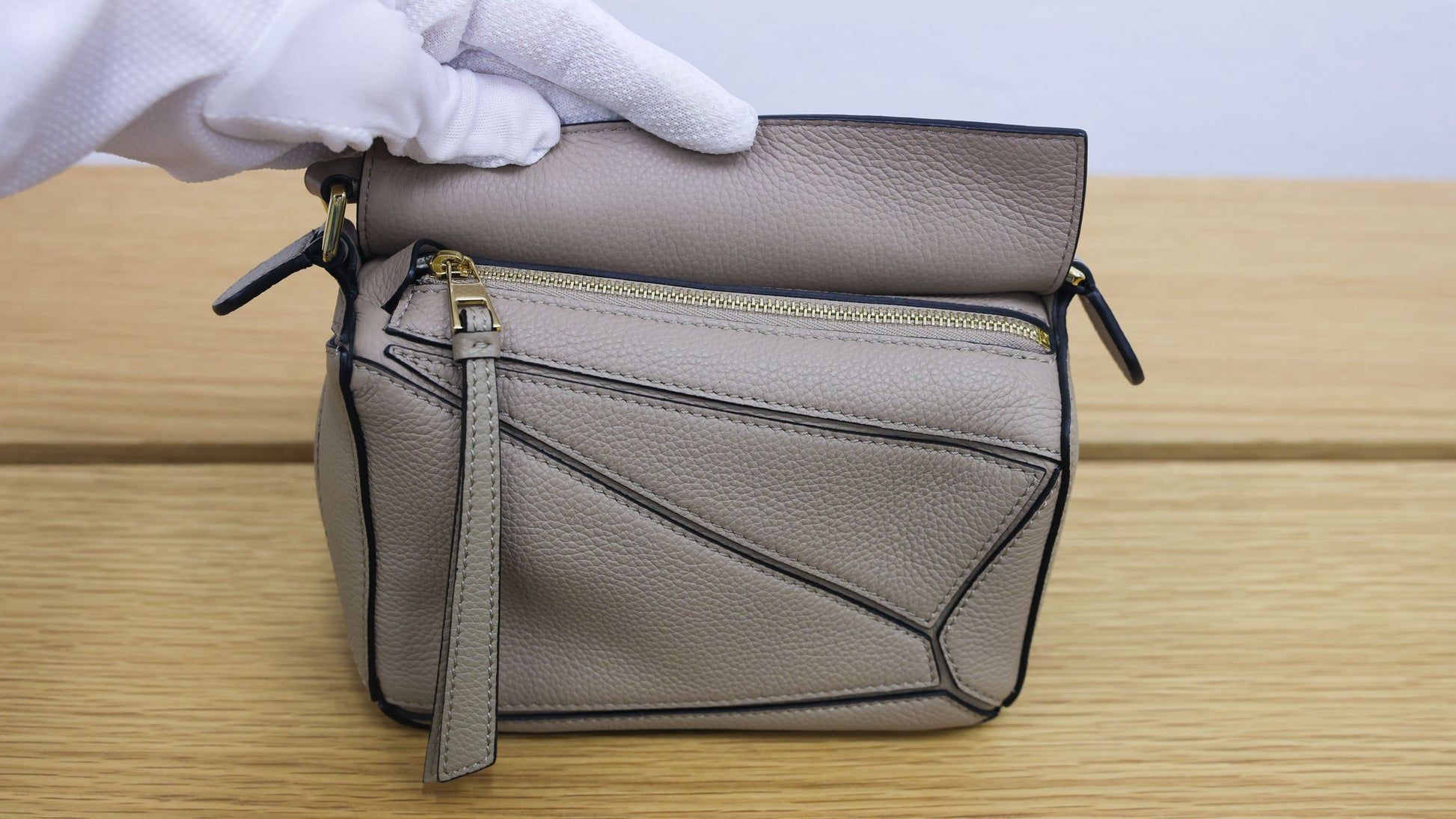 Second hand LOEWE Puzzle Edge Mini Leather Beige 2 Way Hand Bag | Luxe Again Maison