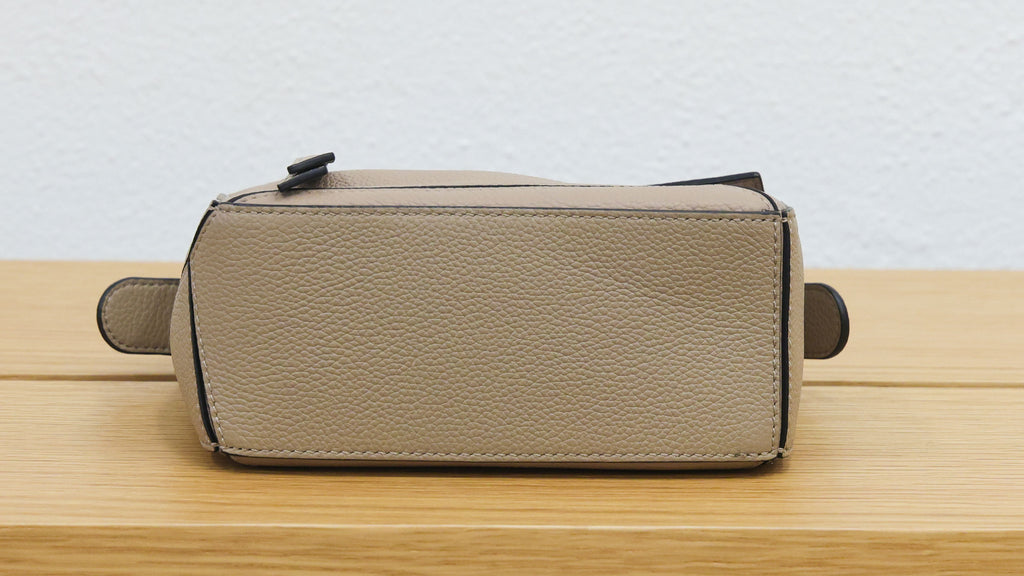 Second hand LOEWE Puzzle Edge Mini Leather Beige 2 Way Hand Bag | Luxe Again Maison