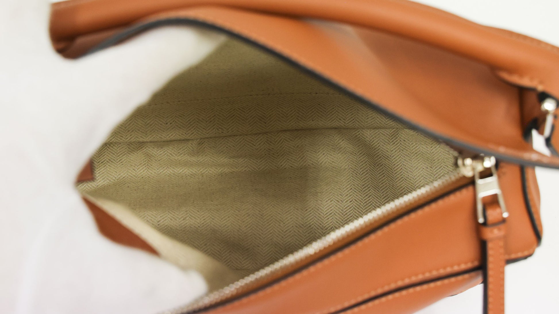 Preloved LOEWE Small Puzzle Edge Leather Tan Bag | Luxe Again Maison