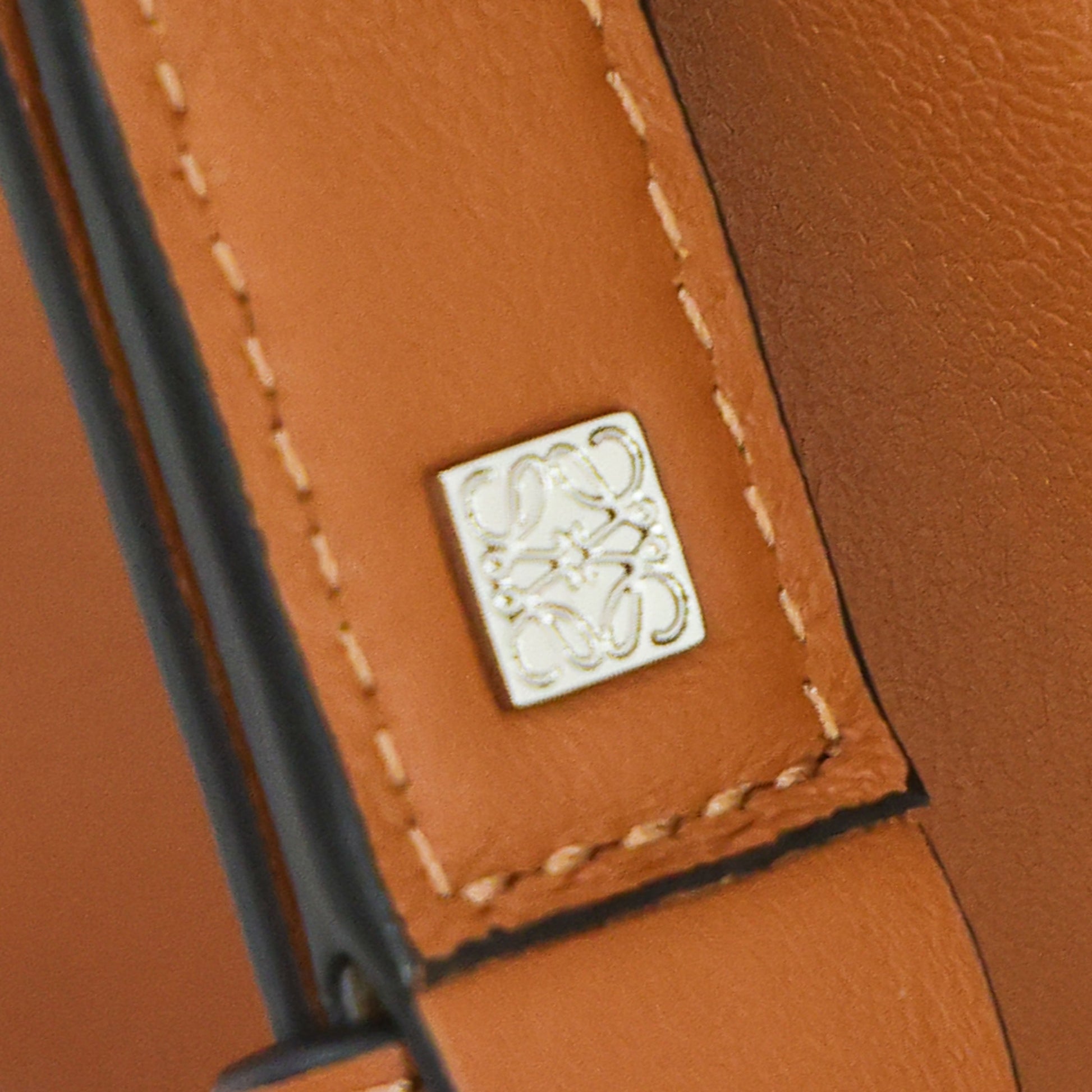 Preloved LOEWE Small Puzzle Edge Leather Tan Bag | Luxe Again Maison