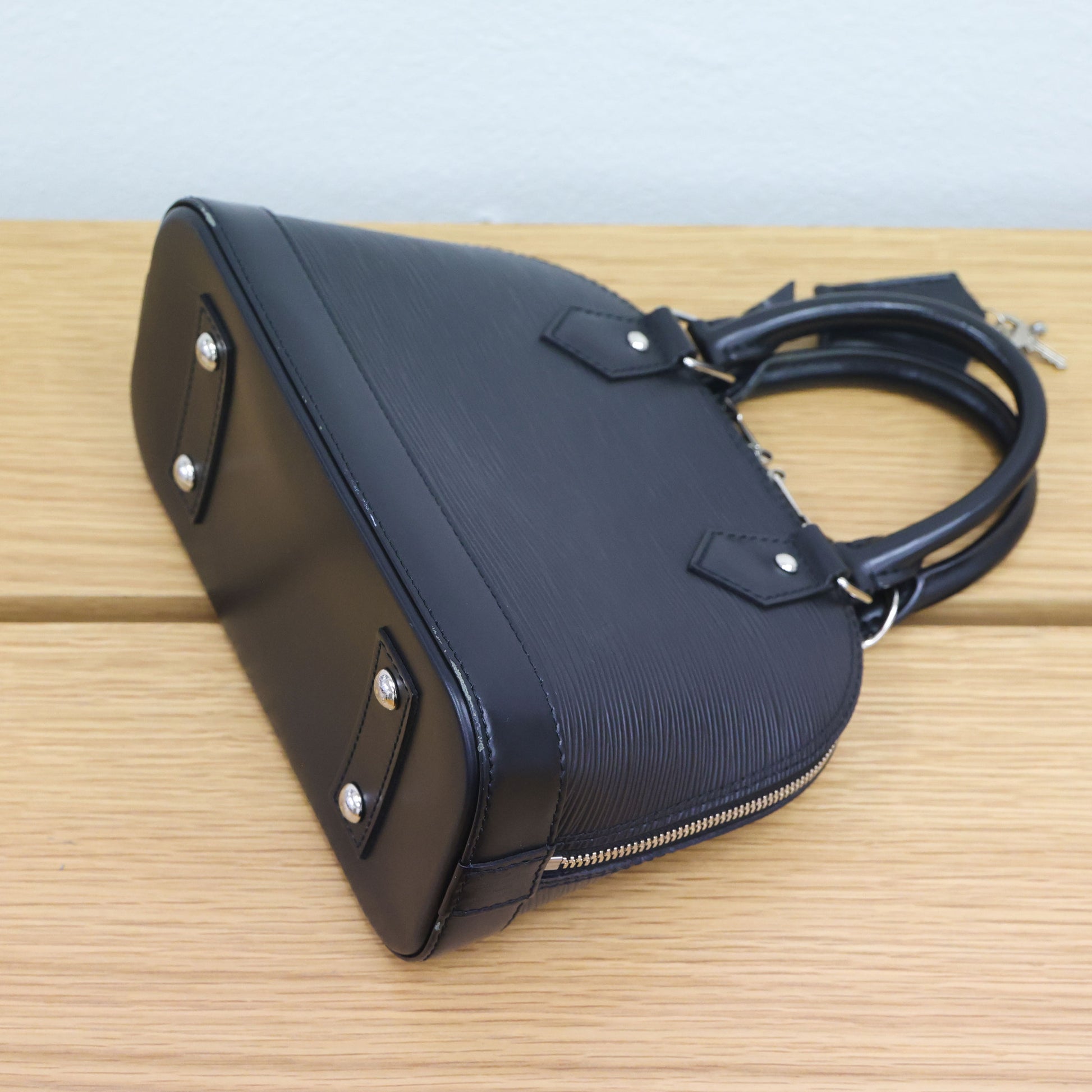 Preloved LOUIS VUITTON Alma BB Epi Leather Black Bag M40862 | Luxe Again Maison