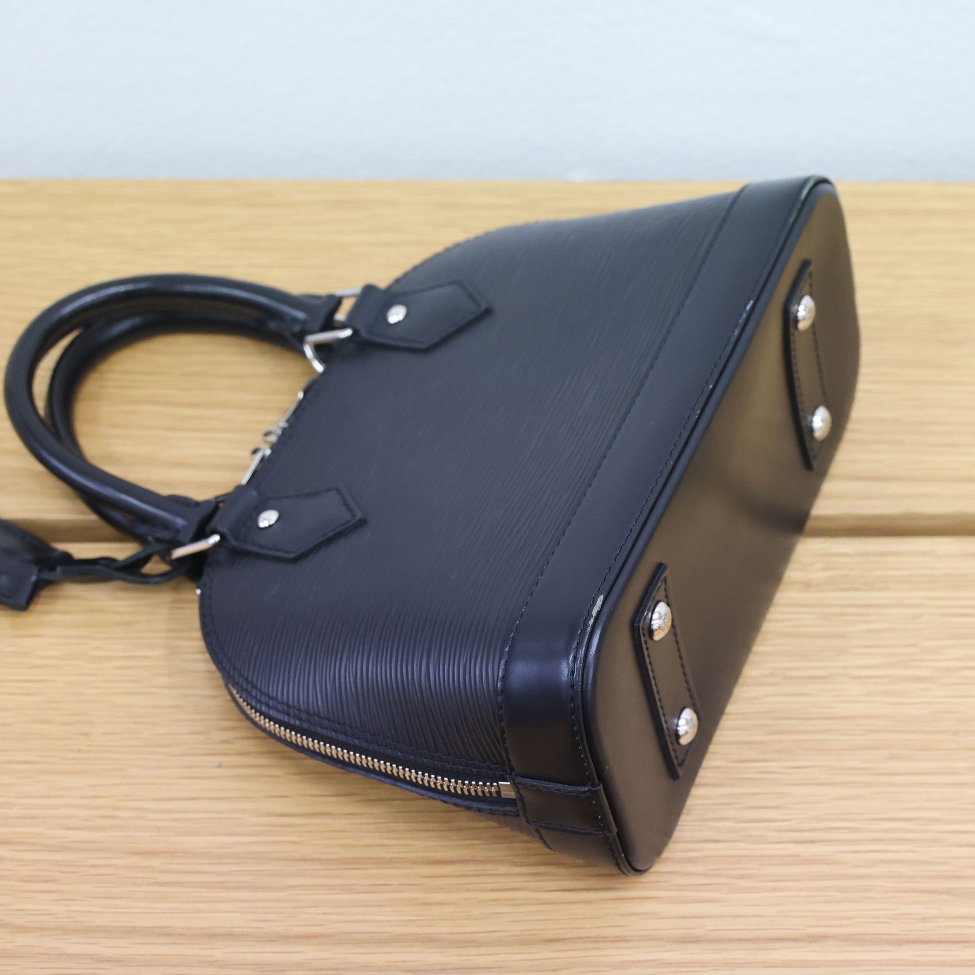 Preloved LOUIS VUITTON Alma BB Epi Leather Black Bag M40862 | Luxe Again Maison