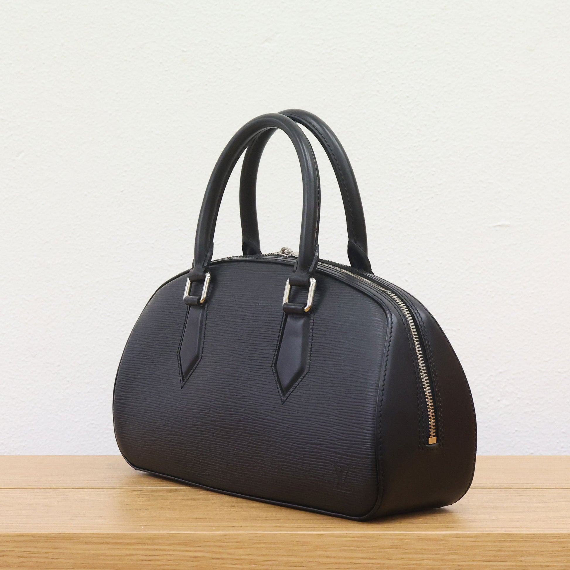 Preloved LOUIS VUITTON Jasmine Epi Noir M52782 Leather Bag | Luxe Again Maison