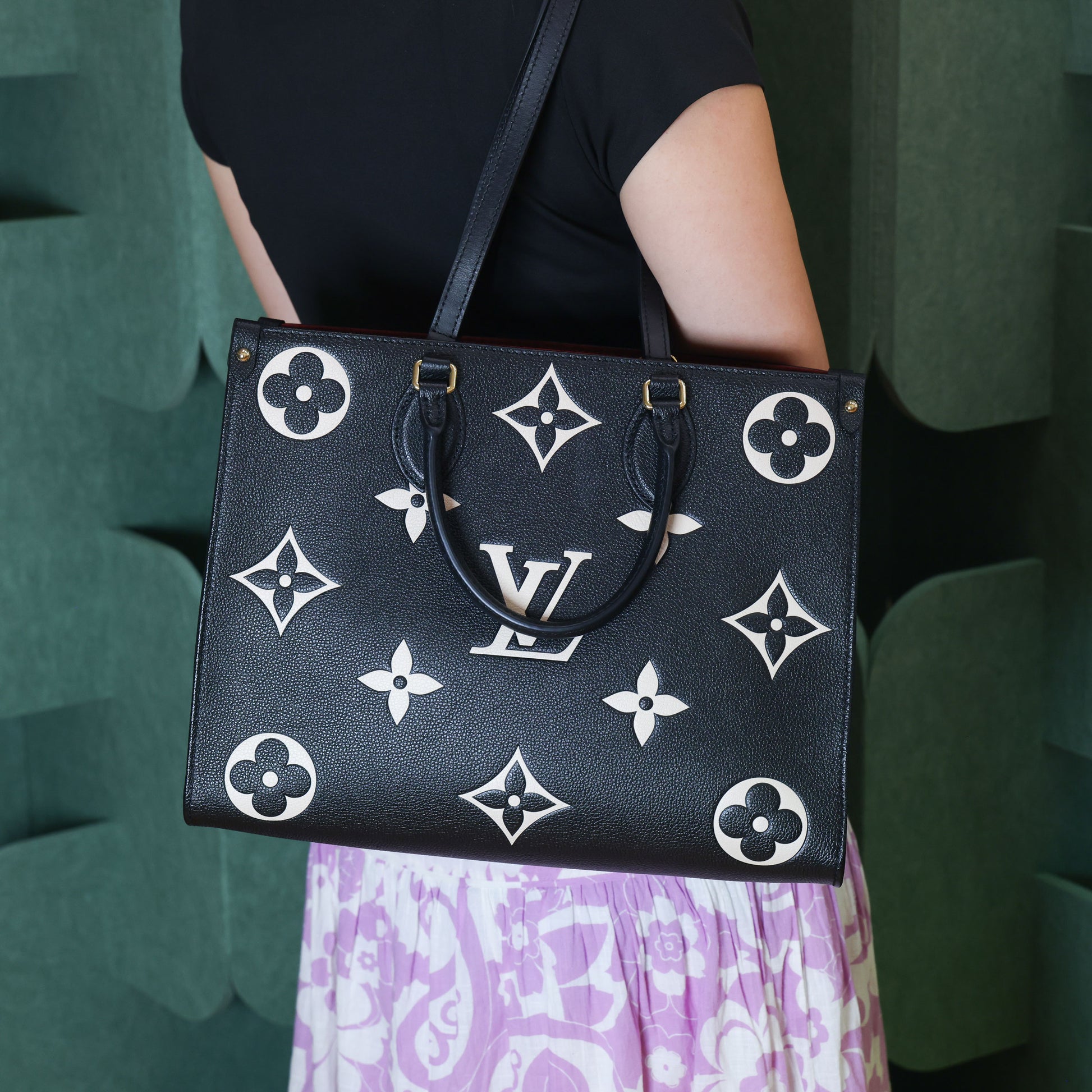 Preloved LOUIS VUITTON OnTheGo MM Empreinte Leather Black | Luxe Again Maison