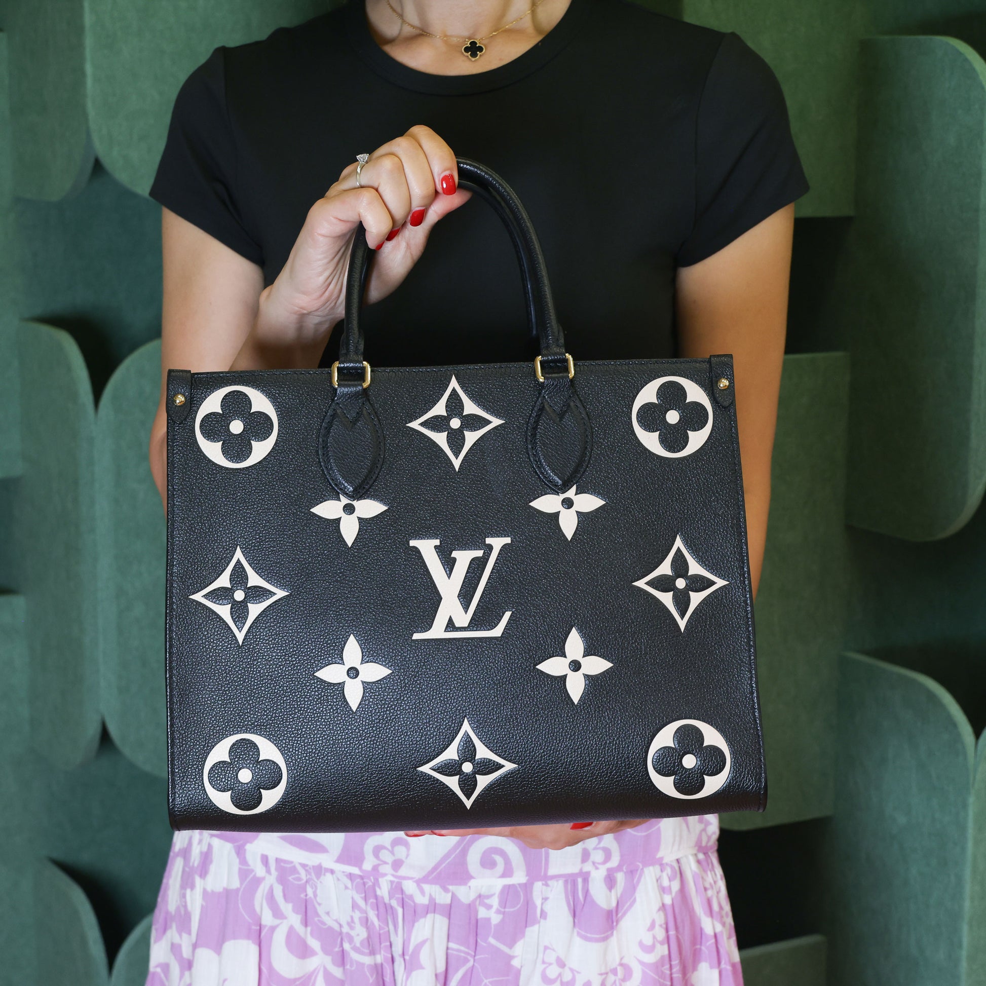 Preloved LOUIS VUITTON OnTheGo MM Empreinte Leather Black | Luxe Again Maison
