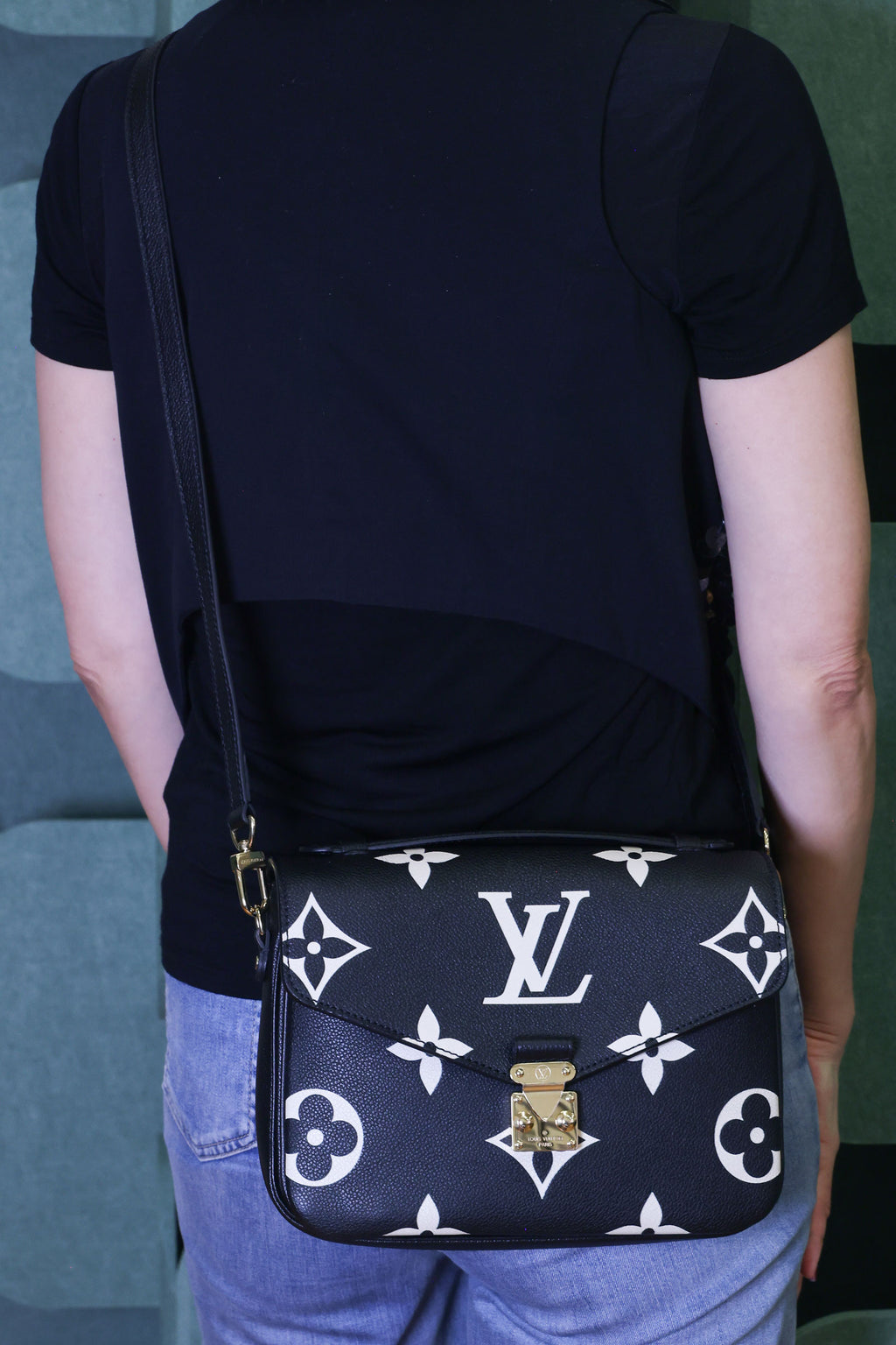 Preloved LOUIS VUITTON Pochette Metis Bicolour Monogram Empreinte Leather Black & Beige M45773 | Luxe Again Maison